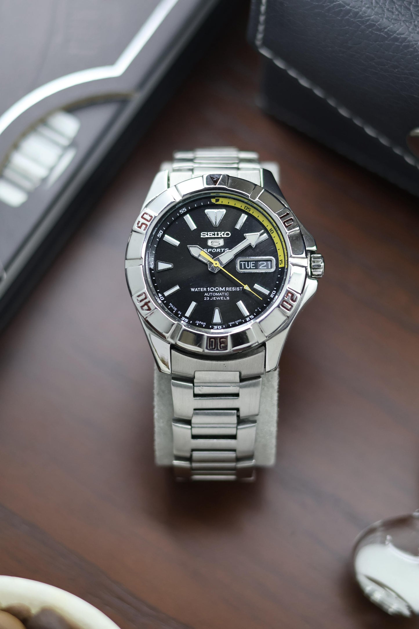 (Super Rare) Seiko 5 Sports Diver 100M Black Sunray Dial with Glass Back - Automatic Vintage Watch (Pre Owned) - A404