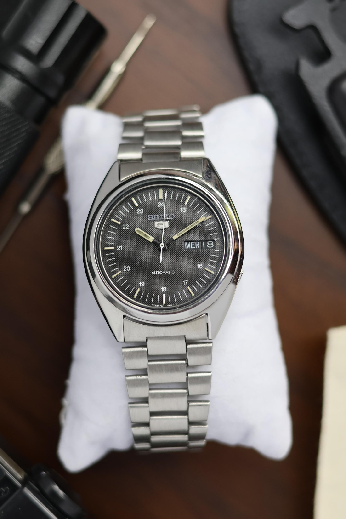1988 Seiko 5 Patterned Black Dial (Pre Owned)