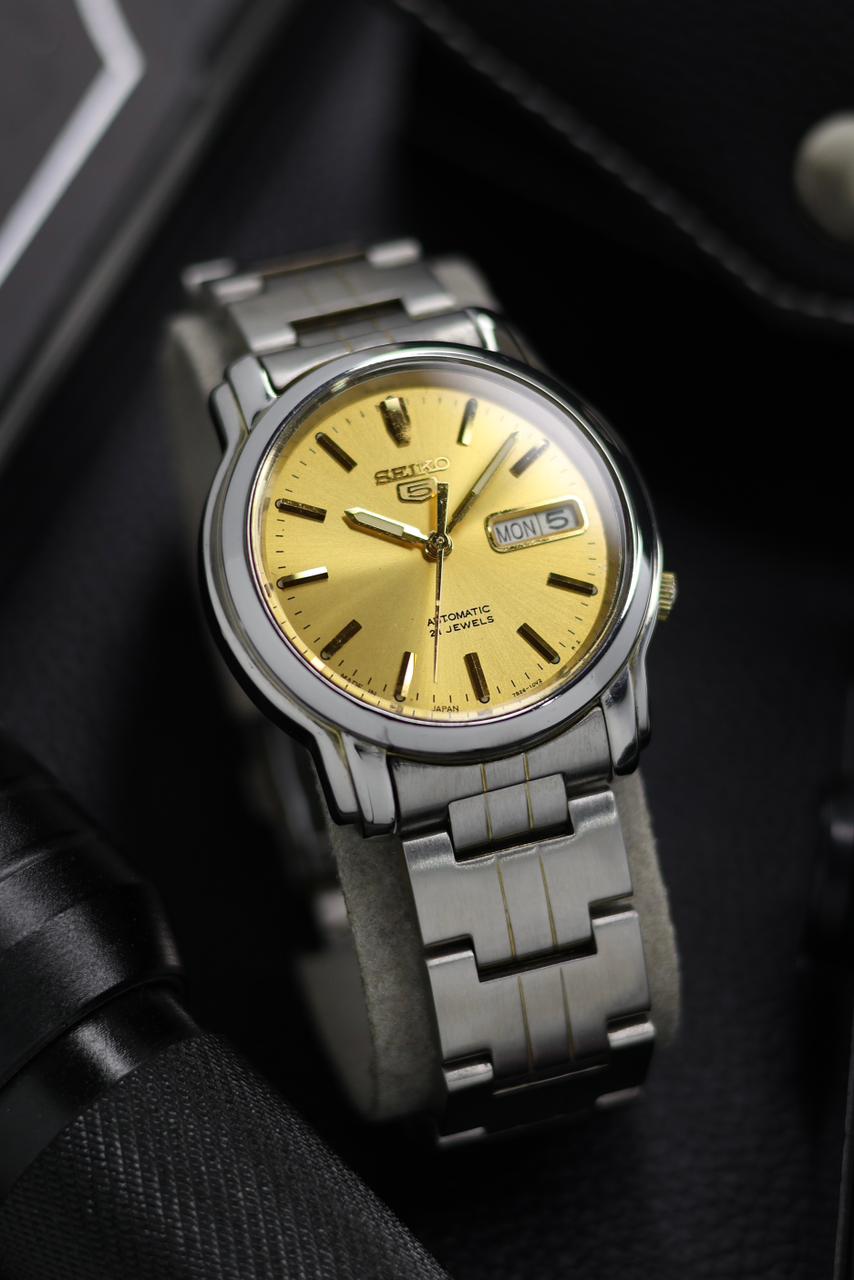 (Super Rare) Seiko 5 Gold Sunray Dial with Glass Back - Automatic Vintage Watch (Pre Owned) - SE664