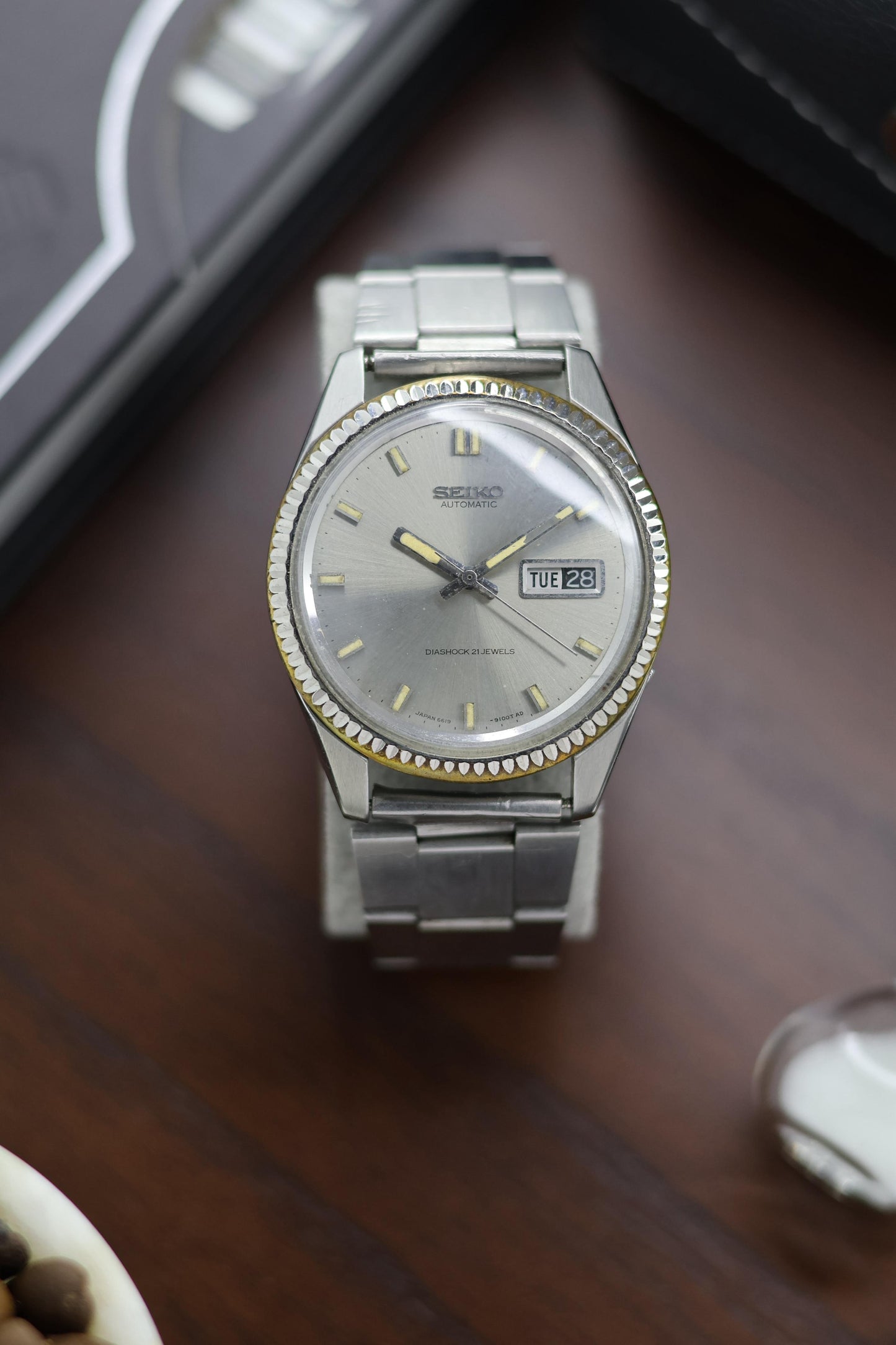 (Extremely Rare) 1967 Seiko 5 Sportsmatic Diashock Grey Sunray Dial with Fluted Bezel - Automatic Vintage Watch (Pre Owned) - A250