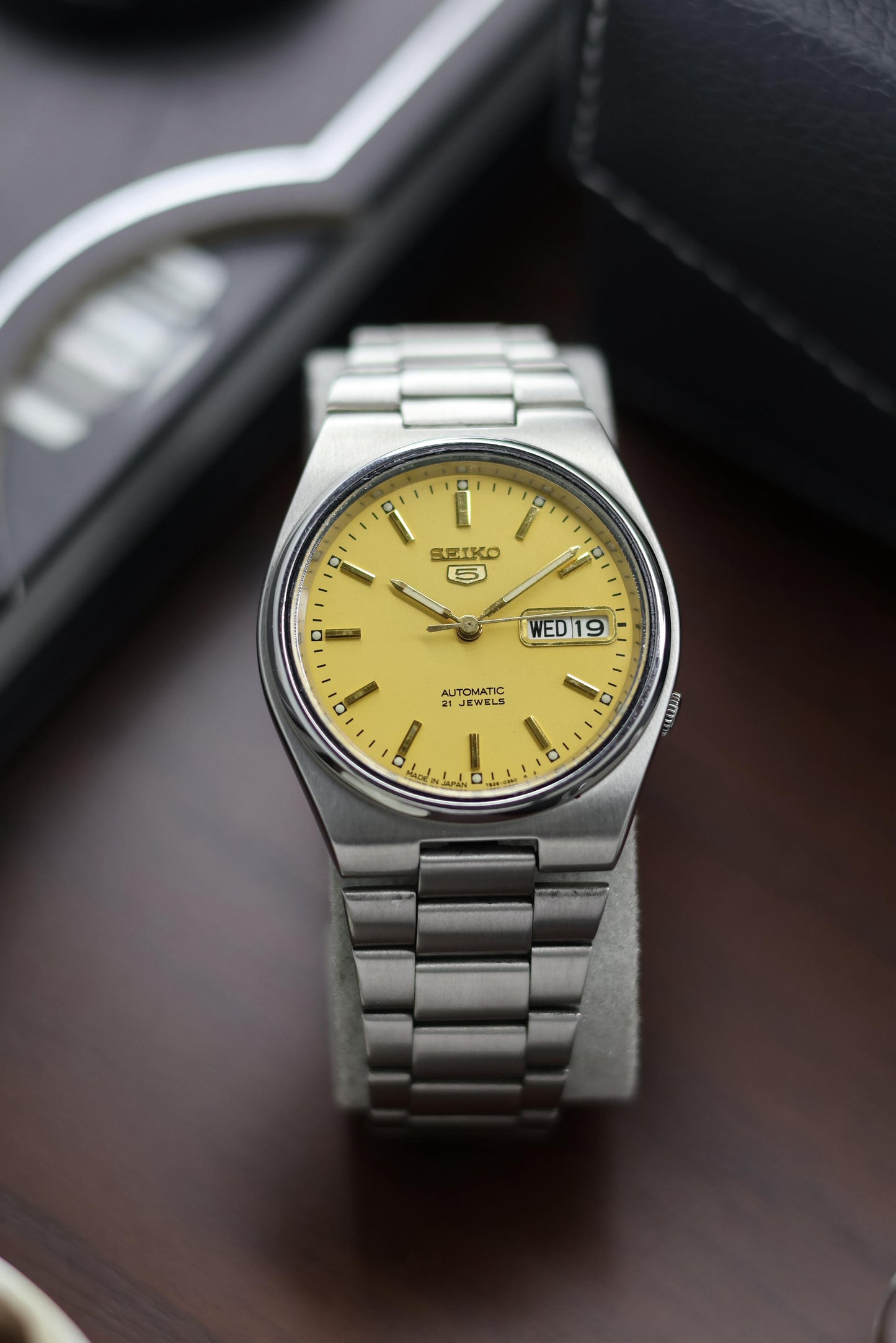 Seiko 5 Yellow Dial with Glass Back - Automatic Vintage Watch (Pre Owned) - A223