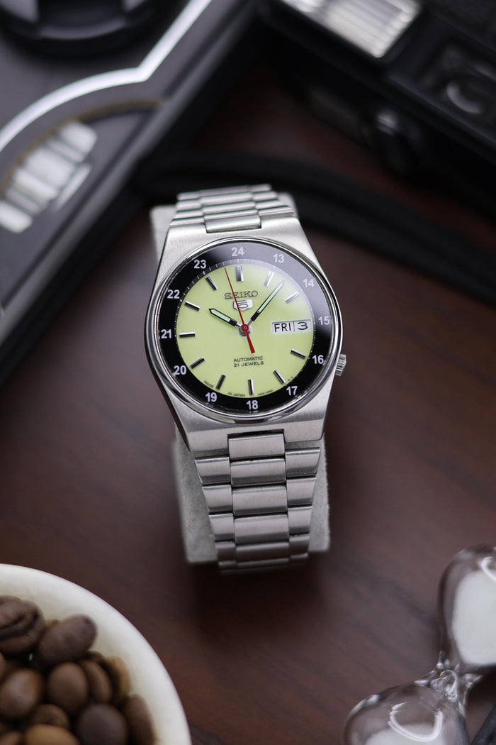 Seiko 5 Railway Time Lume Dial with Glass Back - Automatic Vintage Watch (Pre Owned) - A176