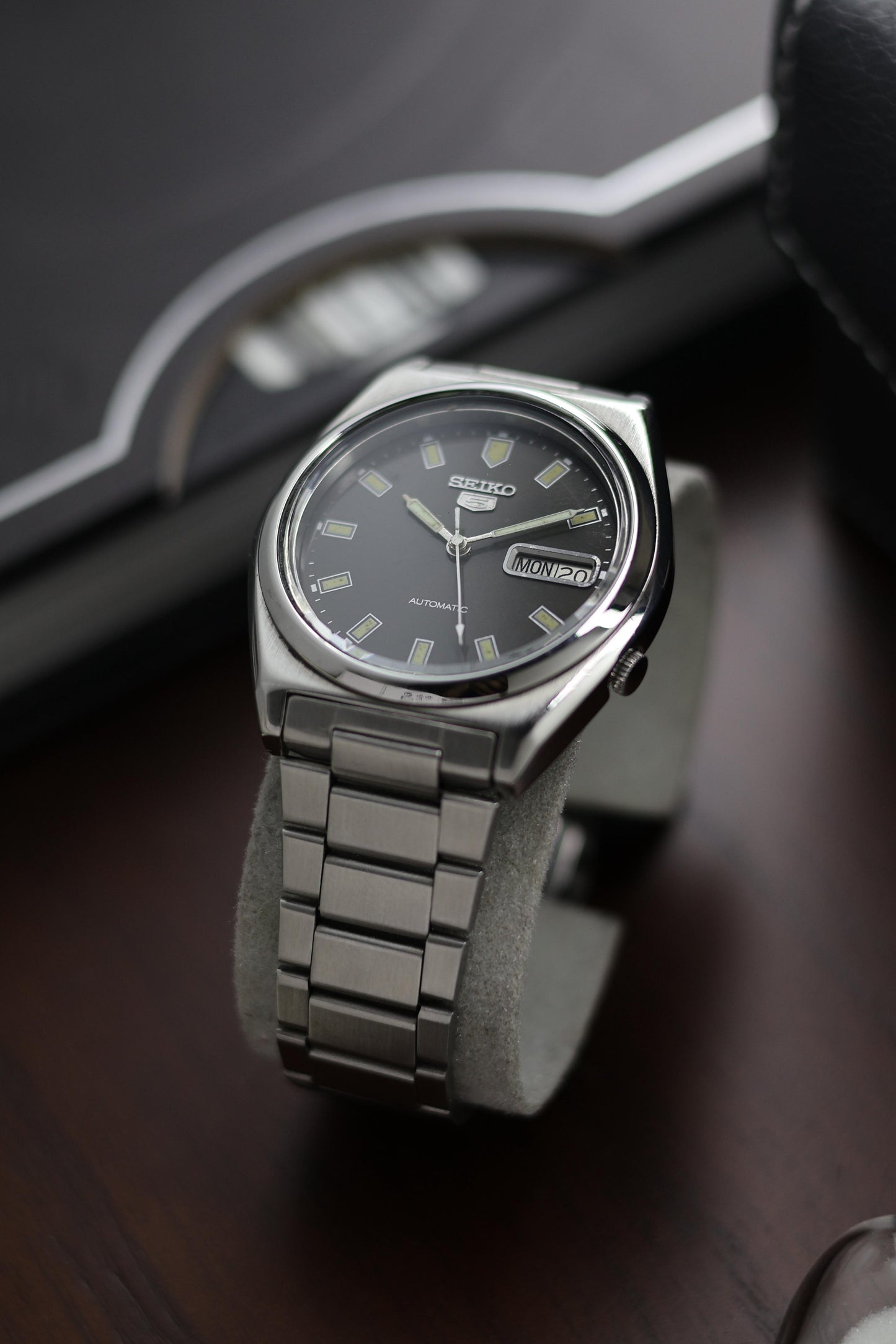 1989 Seiko 5 Black Dial - Automatic Vintage Watch (Pre Owned) - A373