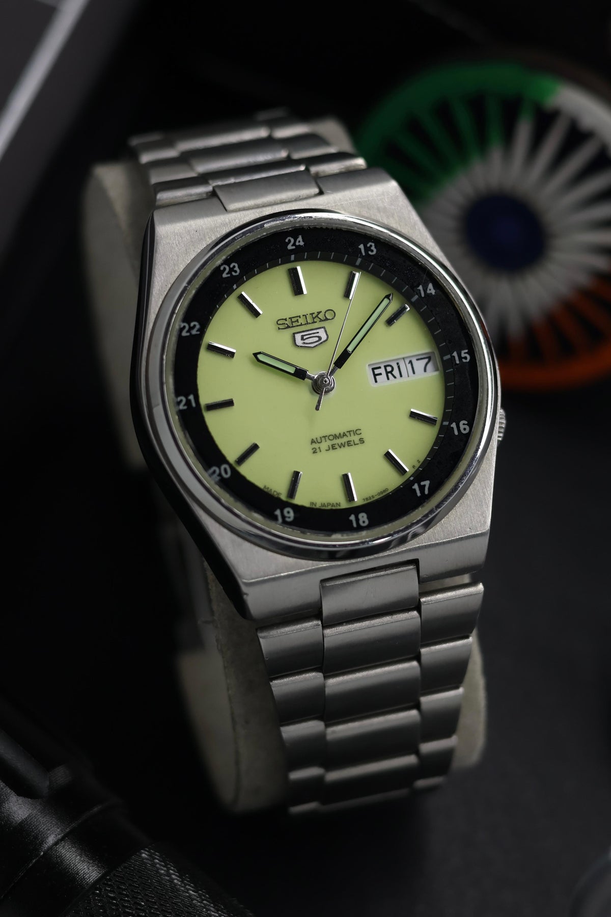 (Super Rare) Seiko 5 Railway Time Lume Dial with Glass Back - Automatic Vintage Watch (Pre Owned) - SE709