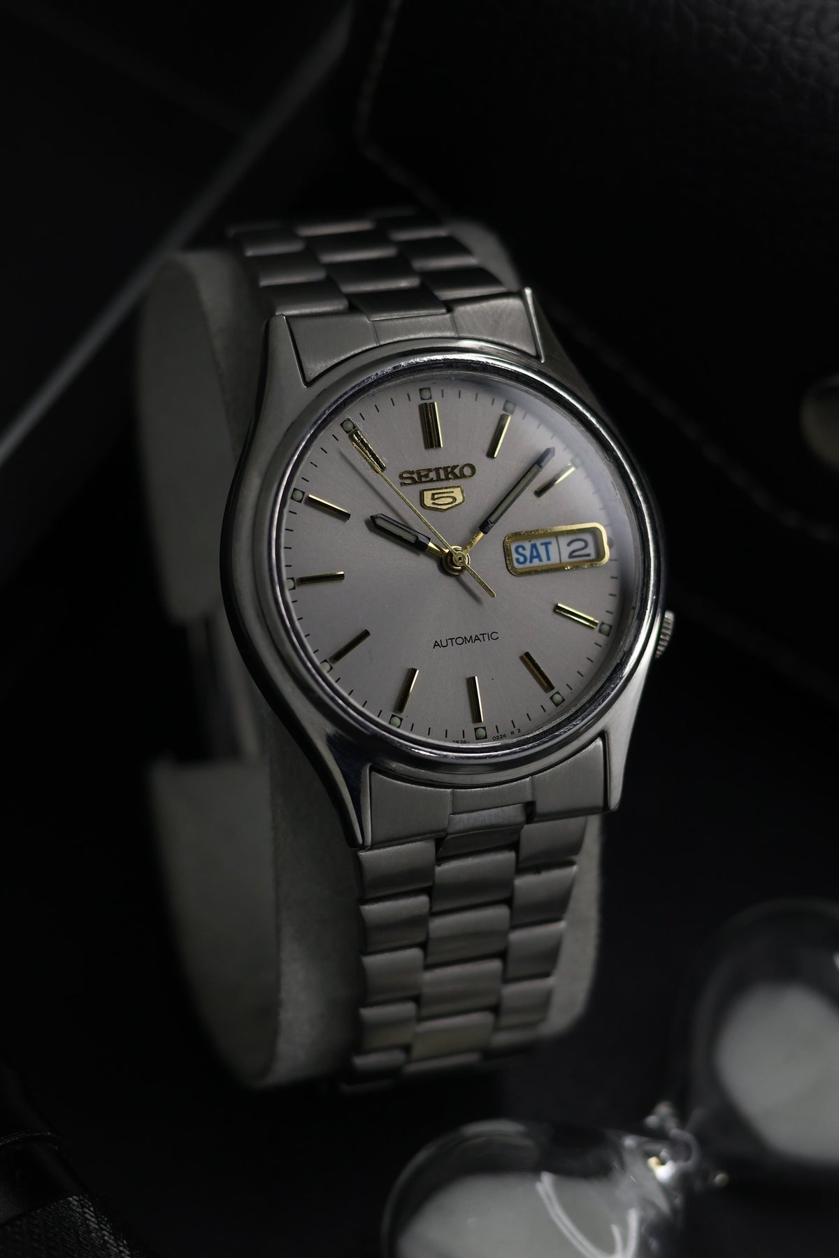 (Super Rare) 1997 Seiko 5 Silver Sunray Dial - Automatic Vintage Watch (Pre Owned) - SE868