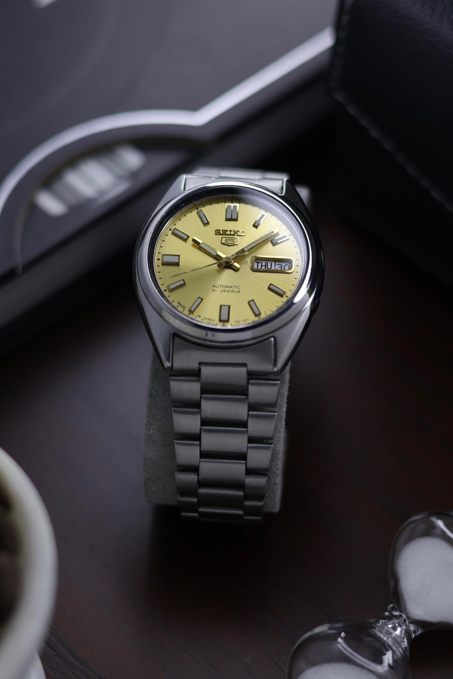 (Super Rare) Seiko 5 SNXS81 Gold Dial with Glass Back - Automatic Vintage Watch (Pre Owned) - A354