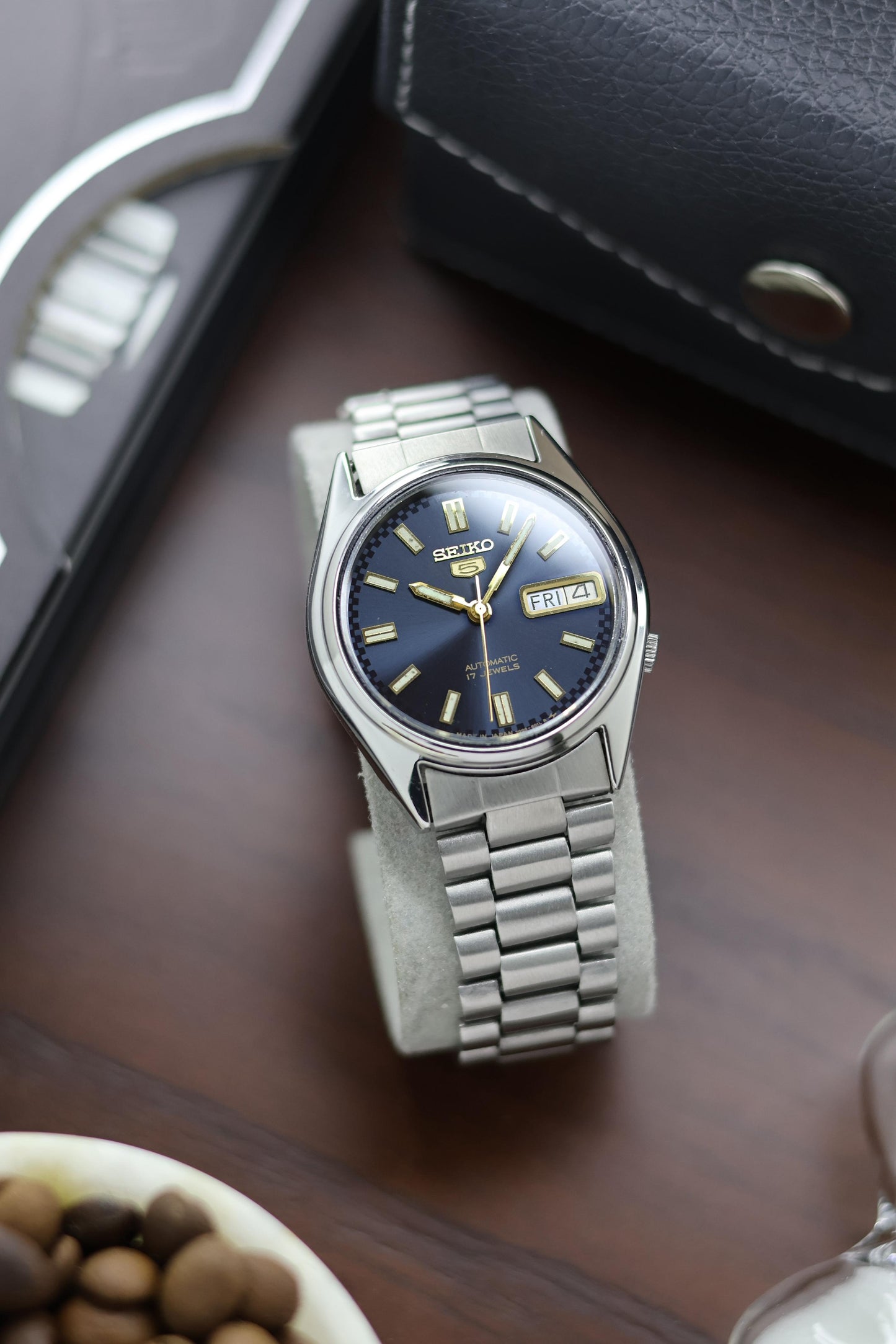 (Super Rare) 1984 Seiko 5 Blue Sunray Dial - Automatic Vintage Watch (Pre Owned) - A254