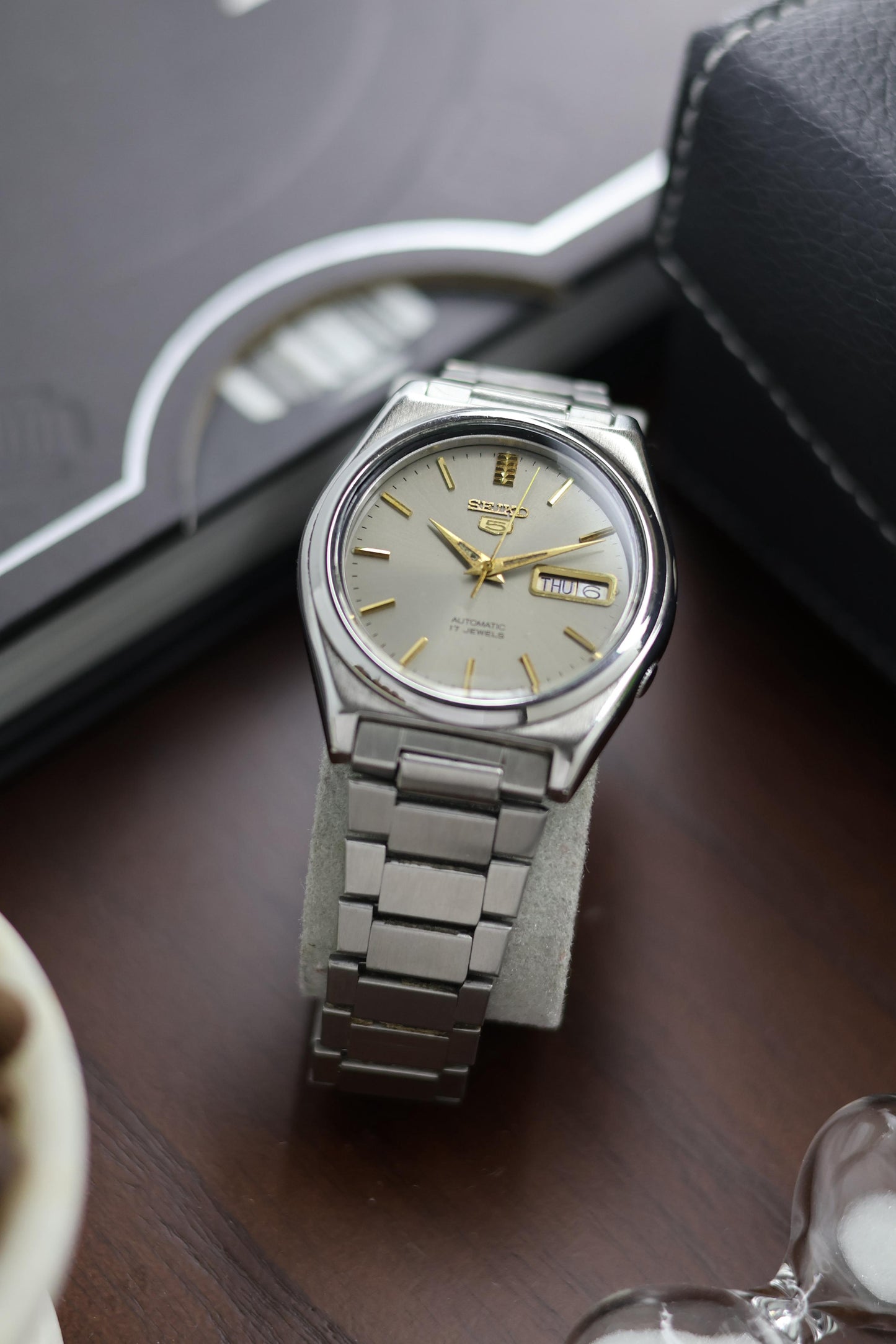 1981 Seiko 5 Silver Sunray Dial - Automatic Vintage Watch (Pre Owned) - A252