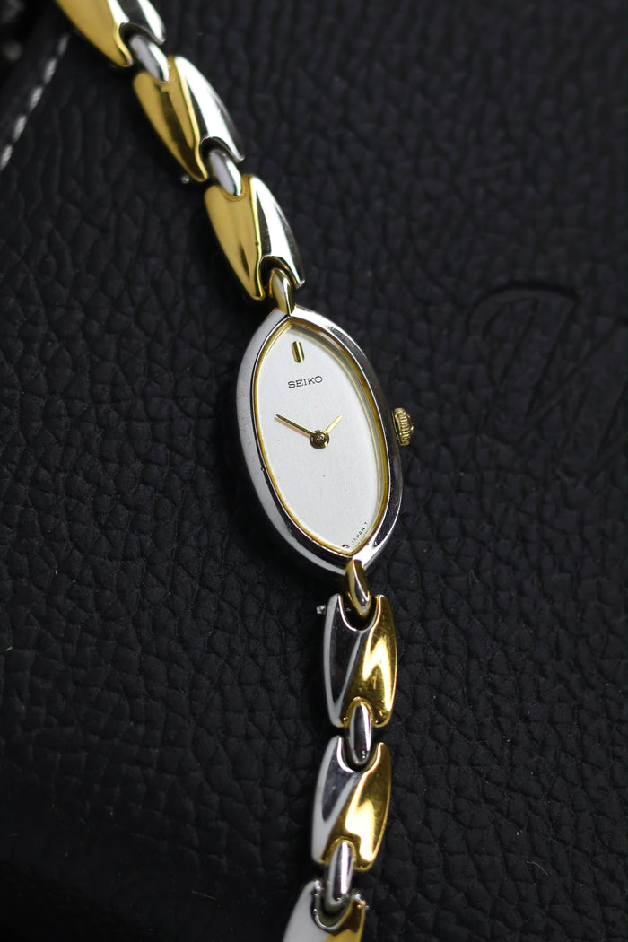 (JDM - Extremely Rare) 1996 Seiko Ladies White Dial - Japanese Vintage Watch (Pre Owned) - SE808