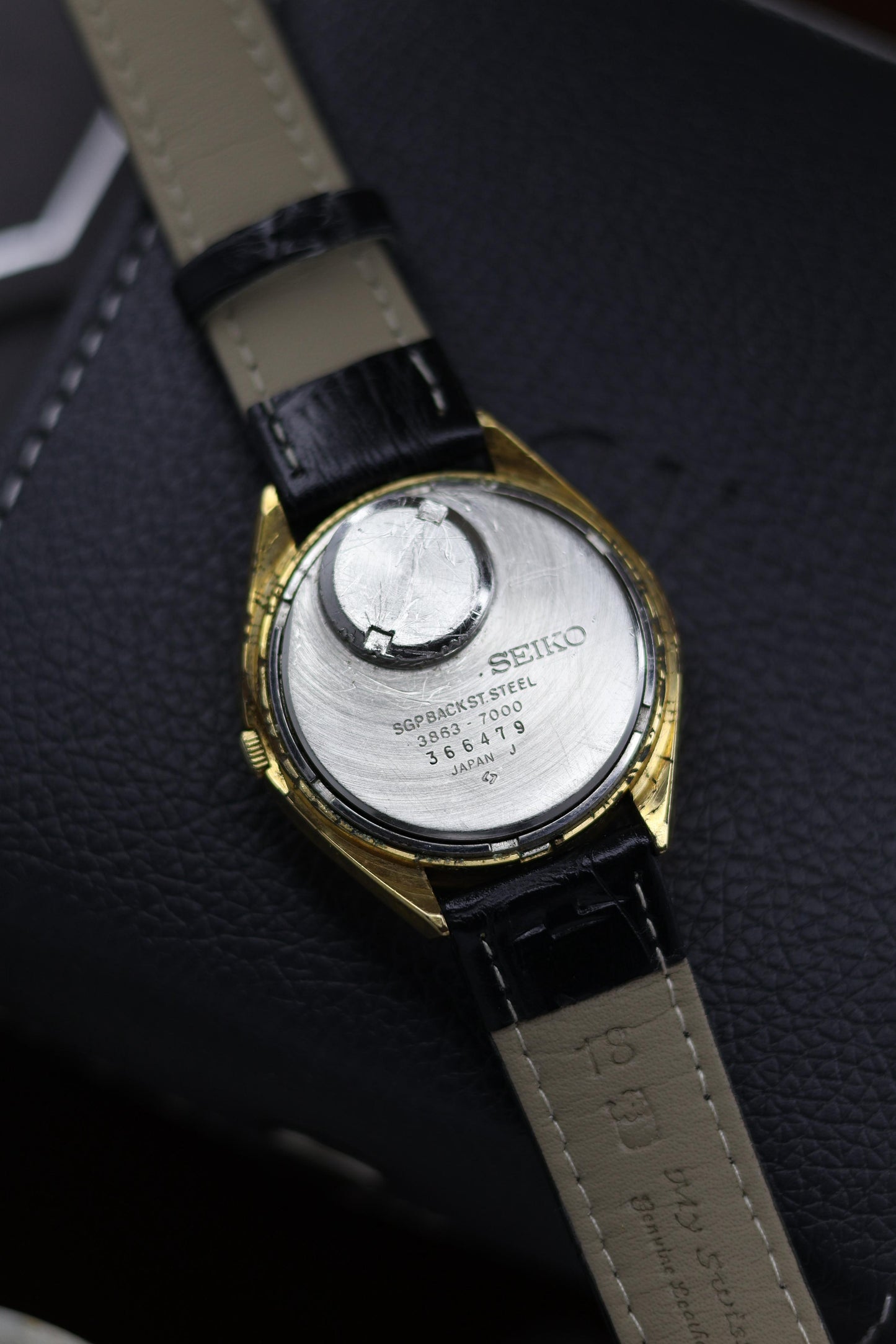 (JDM - Extremely Rare) 1983 Seiko QR Linen Dial with Gold Plated Case - Quartz Vintage Watch (Pre Owned) - A230