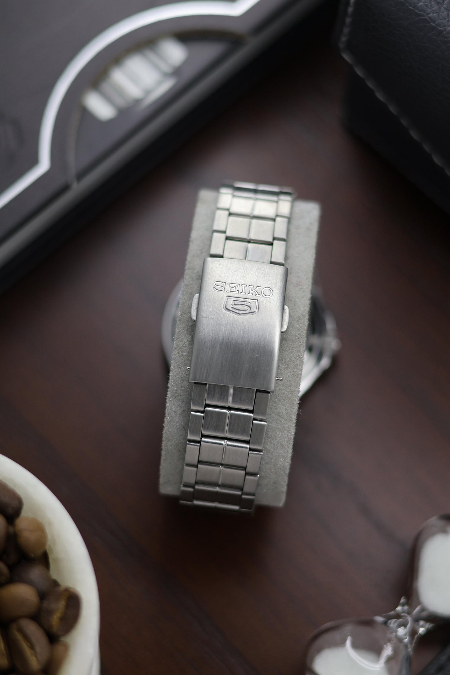 Seiko 5 Silver Dial with Glass Back - Automatic Vintage Watch (Pre Owned) - A411