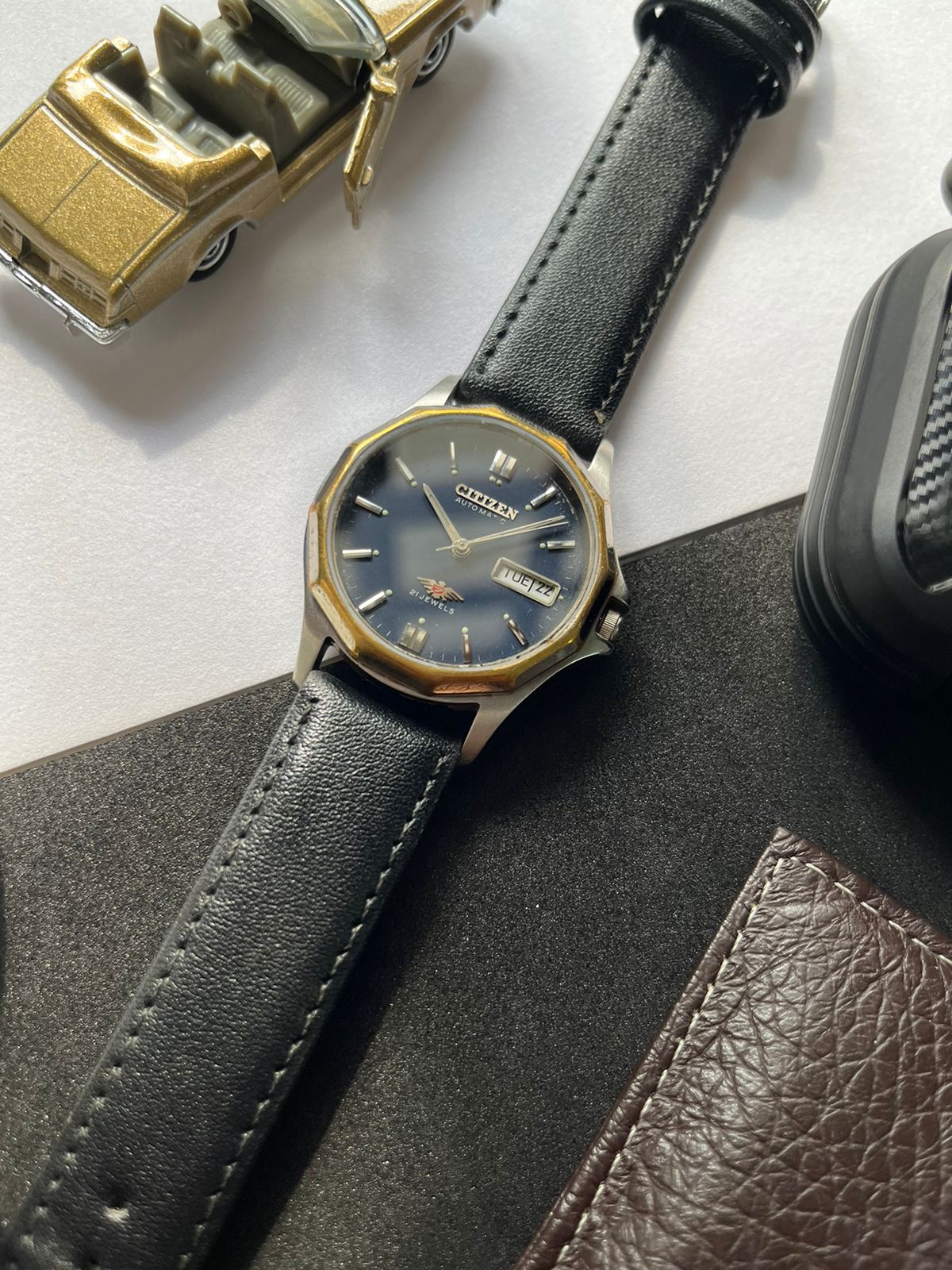 Citizen Unique Case Shape Navy Blue Dial(Pre-owned)