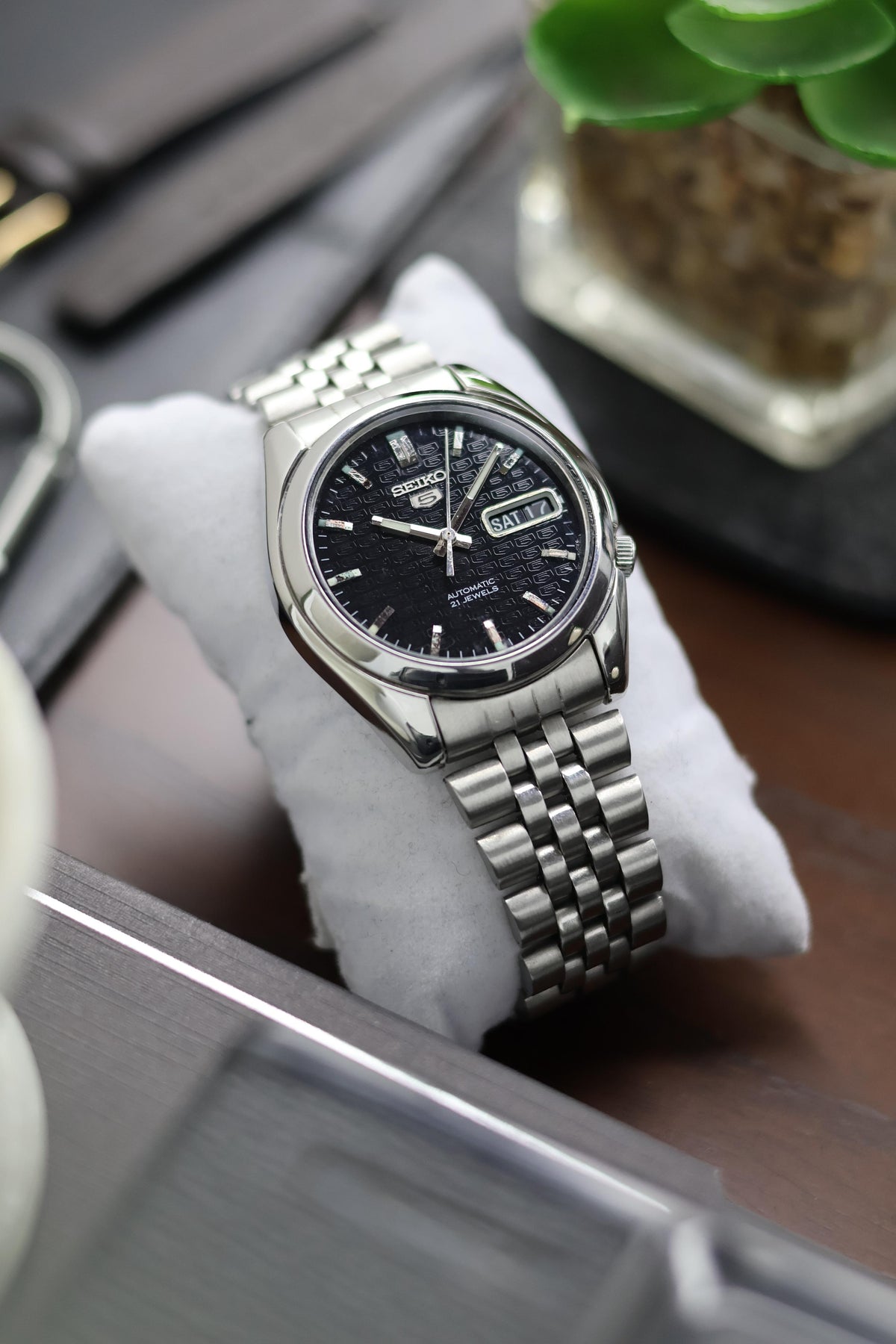(Super Rare) Seiko 5 SNK361 with Glass Back - Automatic Watch (Pre Owned)