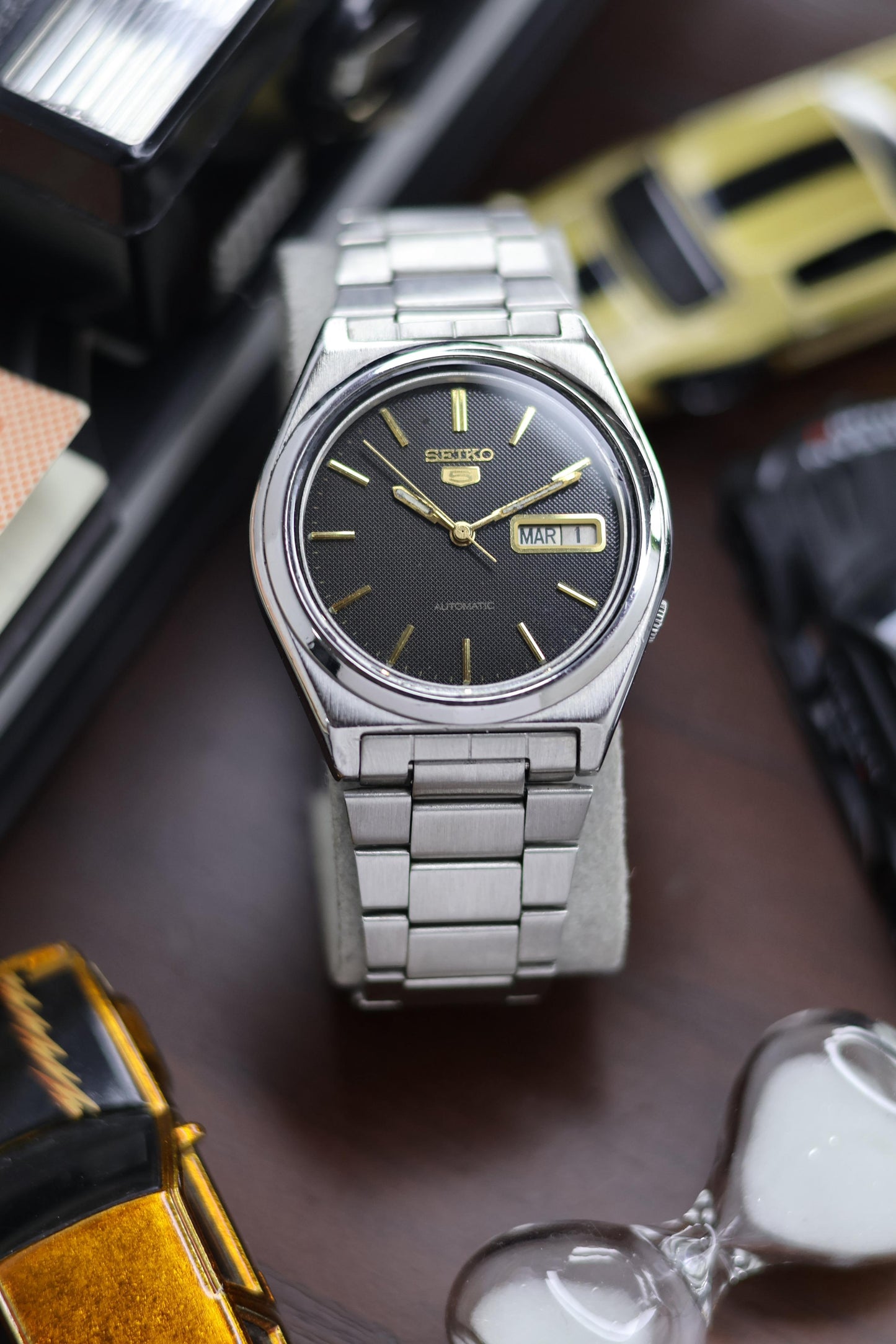 1981 Seiko 5 Black Guilloche Dial - Automatic Vintage Watch (Pre Owned) - SE503