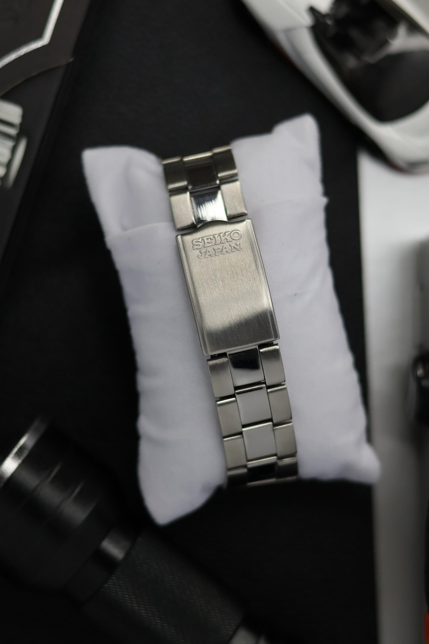 Seiko 5 White Dial with Glass Back (Pre Owned)