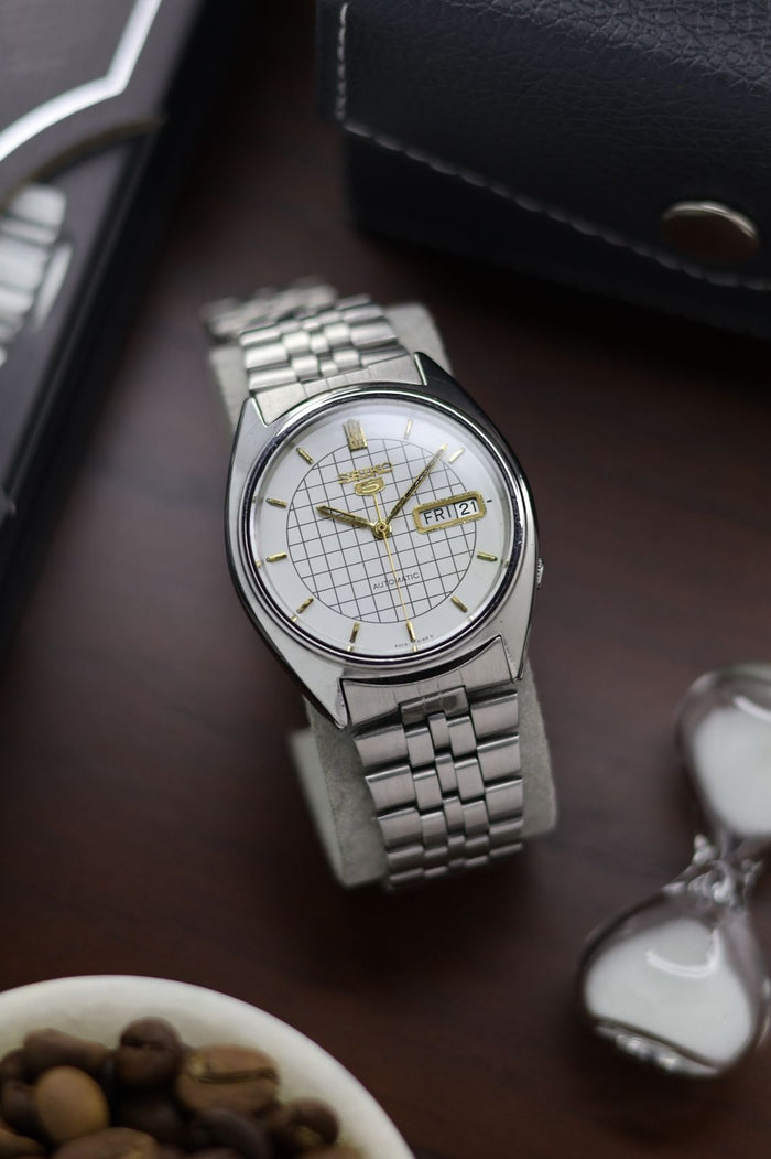 (Super Rare) 1986 Seiko 5 White Graph Dial - Automatic Vintage Watch (Pre Owned) - A442
