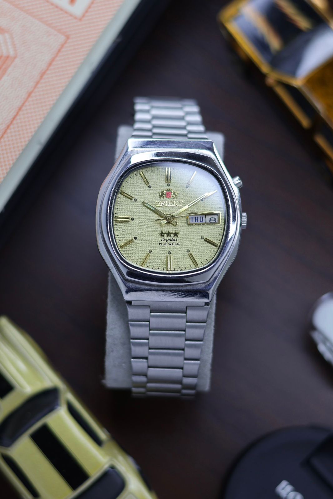 (Super Rare) Orient Tri-Star Crystal Champagne Micro Snakeskin Pattern TV Dial - Automatic Vintage Watch (Pre Owned) - SE487