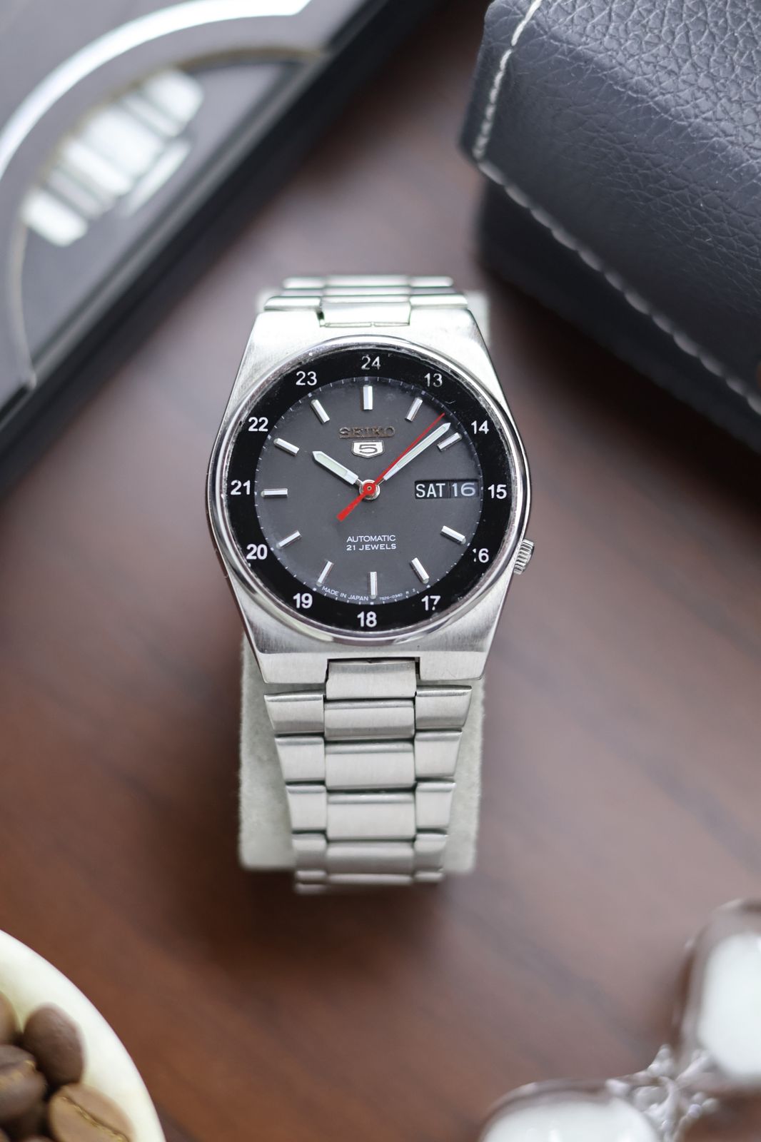 Seiko 5 Railway Time Black Dial with Glass Back - Automatic Vintage Watch (Pre Owned) - SE423