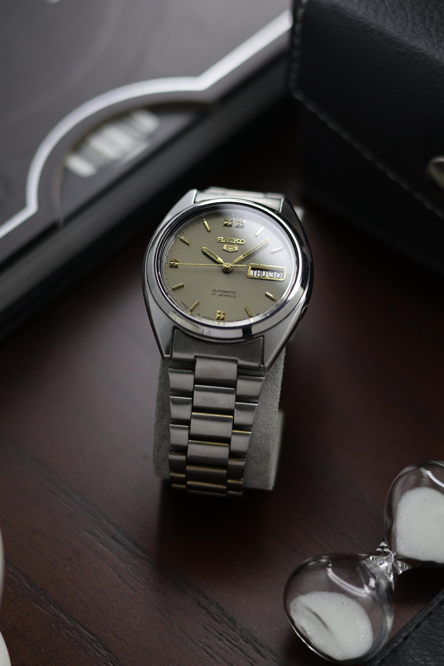 1986 Seiko 5 Grey Dial - Automatic Vintage Watch (Pre Owned) - A370