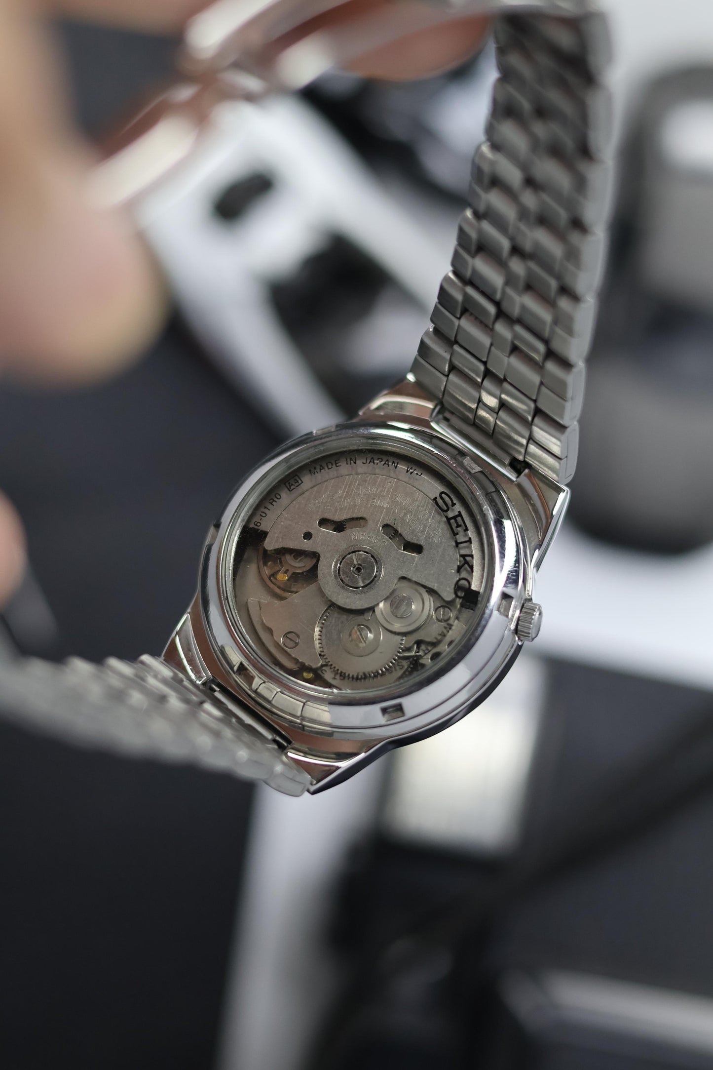 Seiko 5 Black Field Dial with Glass Back (Pre Owned)