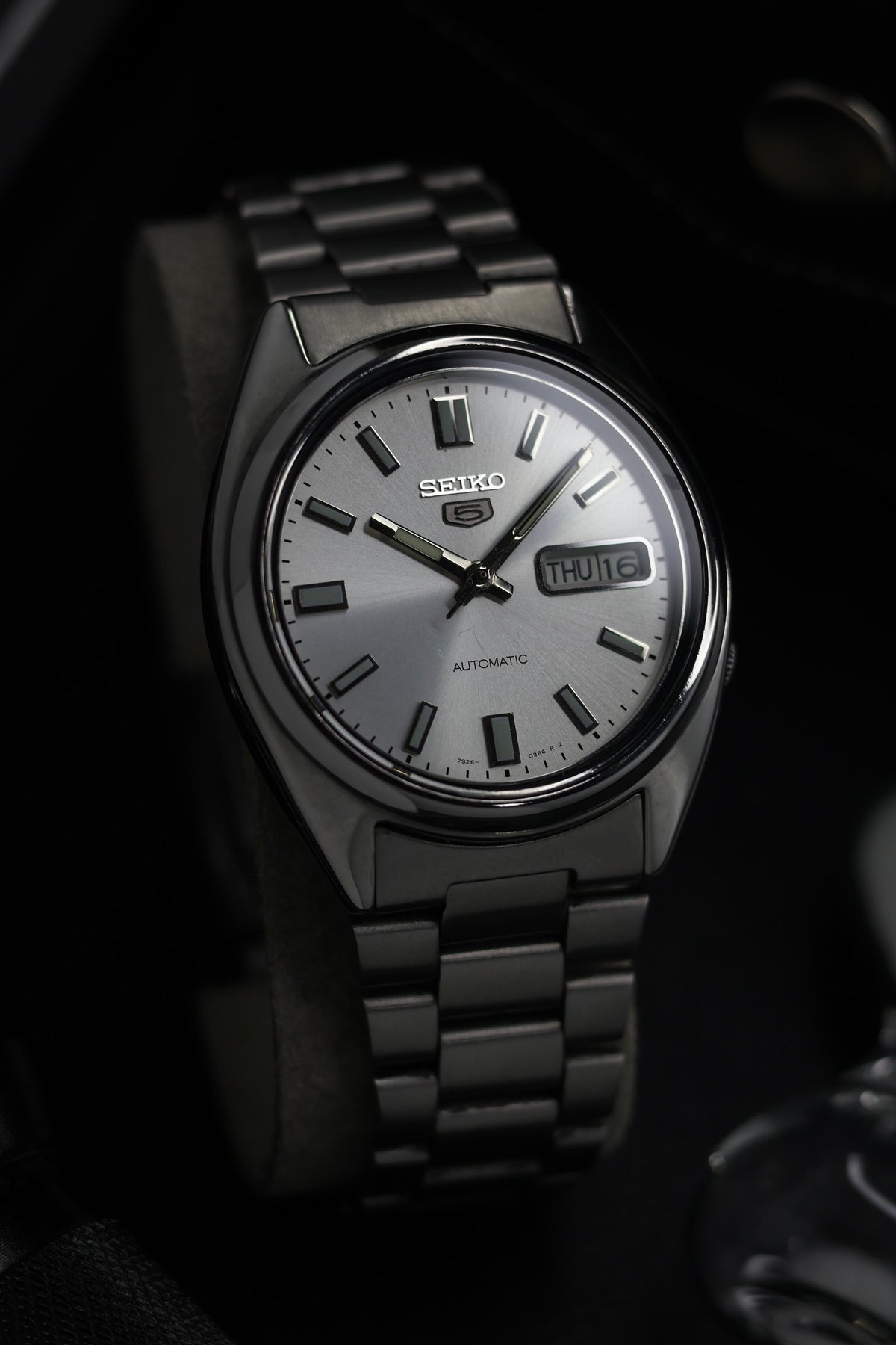 (Super Rare) Seiko 5 SNXS73 Silver Sunray Dial with Glass Back - Automatic Vintage Watch (Pre Owned) - SE711