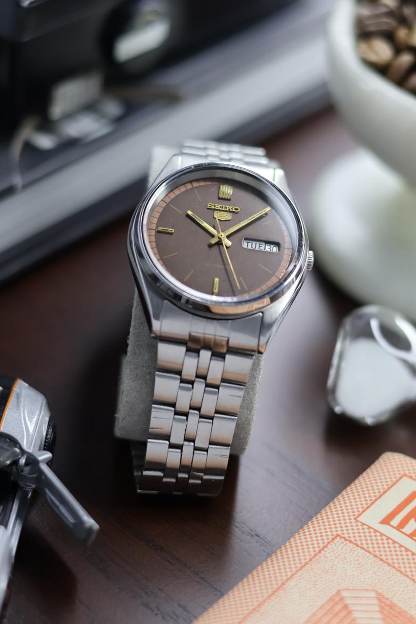 (Super Rare) 1983 Seiko 5 Cinnamon Brown Dial - Automatic Vintage Watch (Pre Owned) - SE502