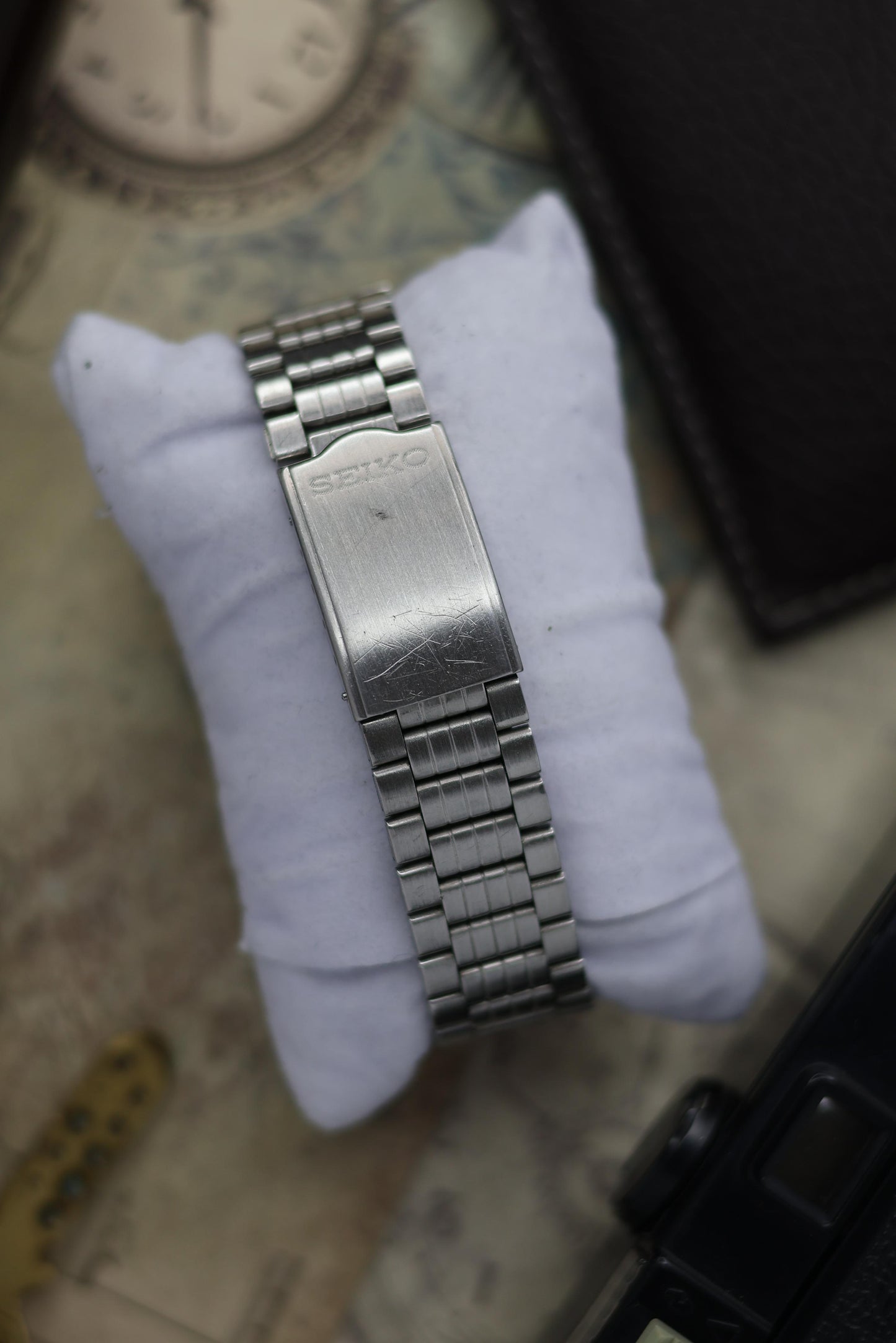 (Super Rare) 1982 Seiko 5 Light Grey TV Dial (Pre Owned)