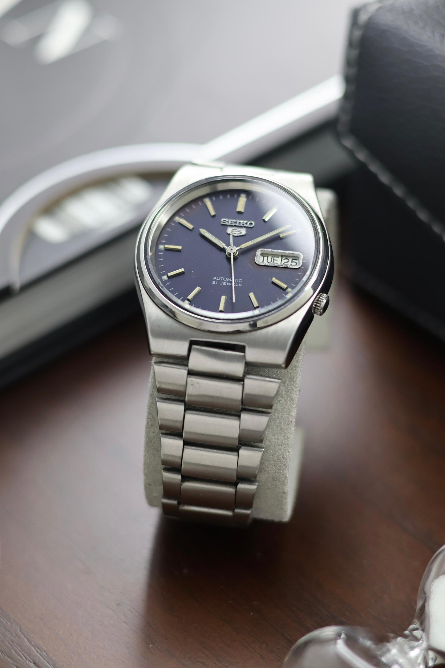 Seiko 5 Navy Blue Dial - Automatic Vintage Watch (Pre Owned) - A319