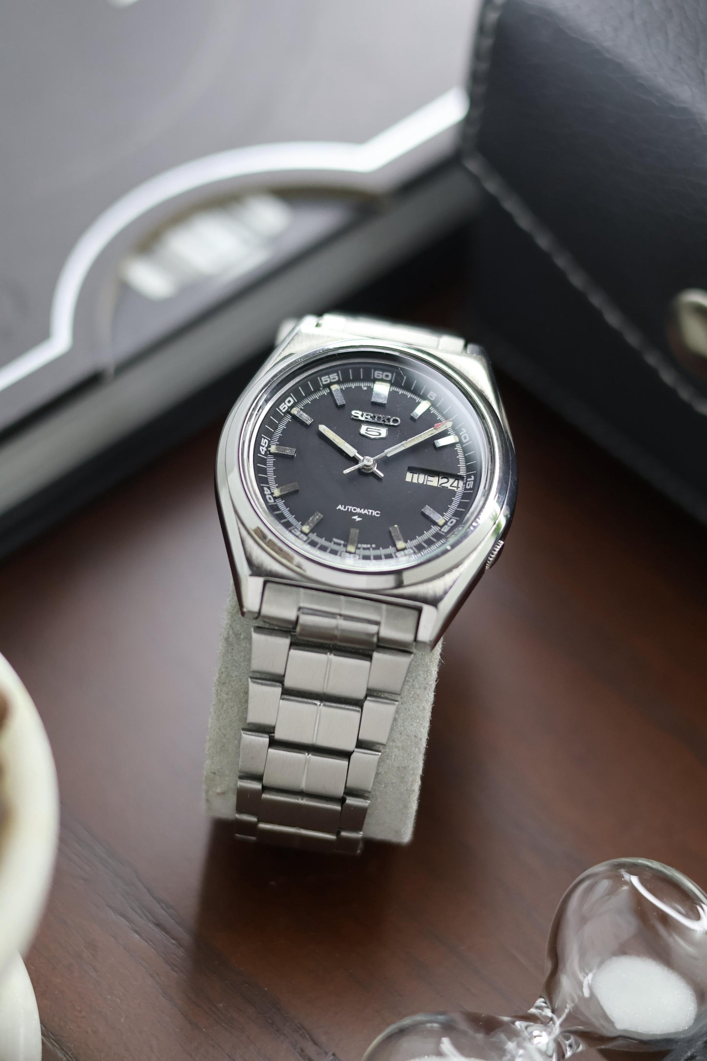1982 Seiko 5 Black Dial- Automatic Vintage Watch (Pre Owned) - A228