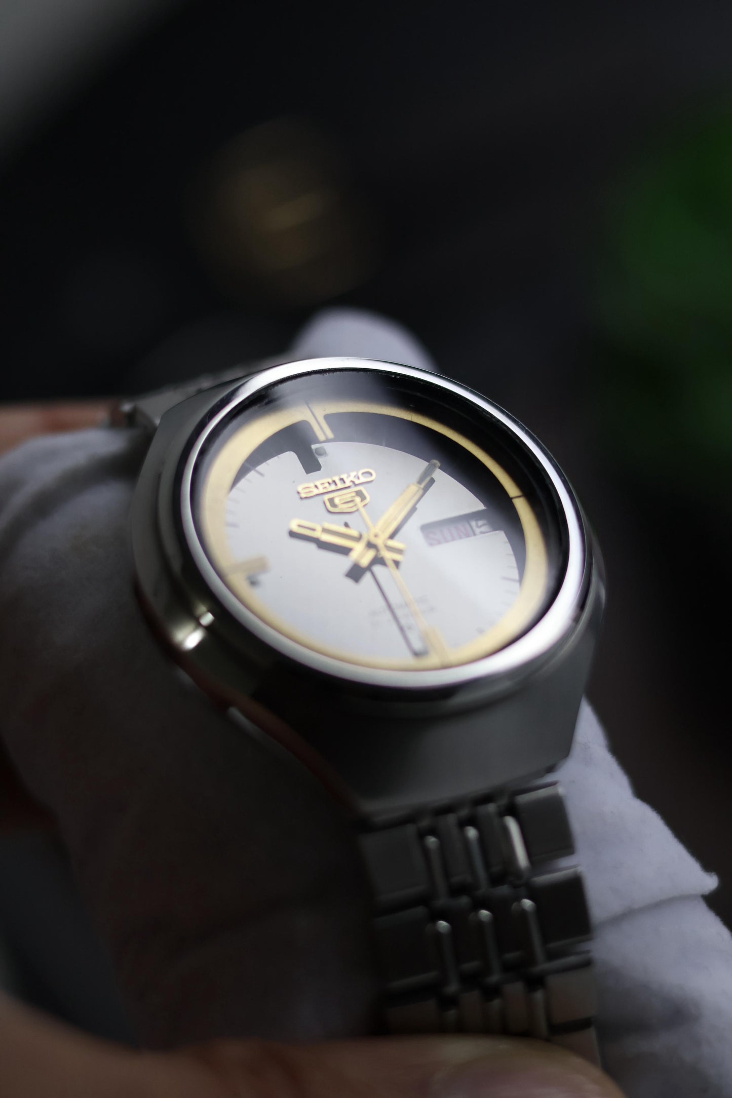 (Super Rare) 1977 Seiko 5 Helmet Dial (Pre Owned)