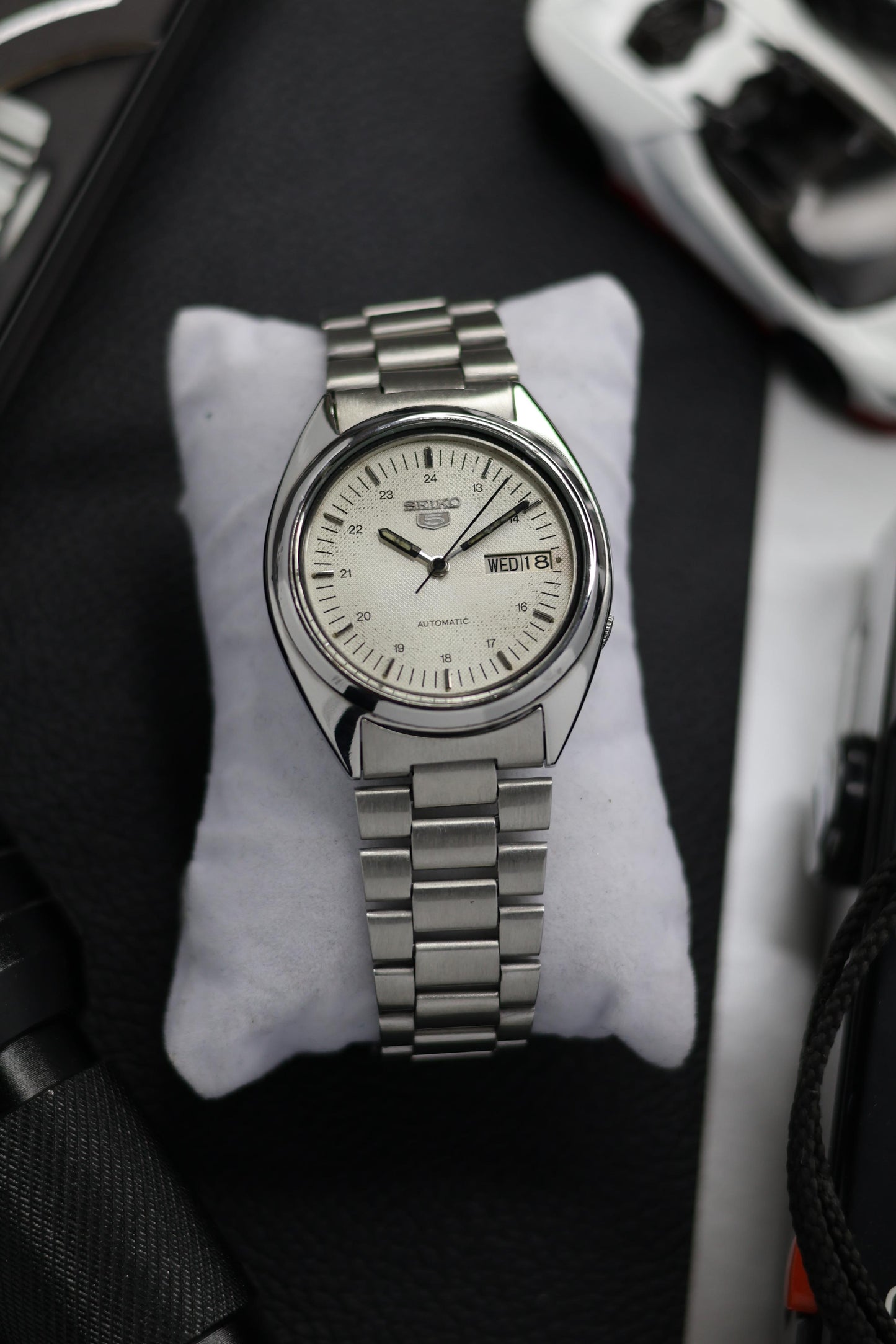 Seiko 5 Textured White Dial (Pre Owned)
