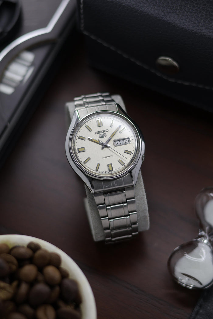 1980 Seiko 5 White Dial- Automatic Vintage Watch (Pre Owned) - A259