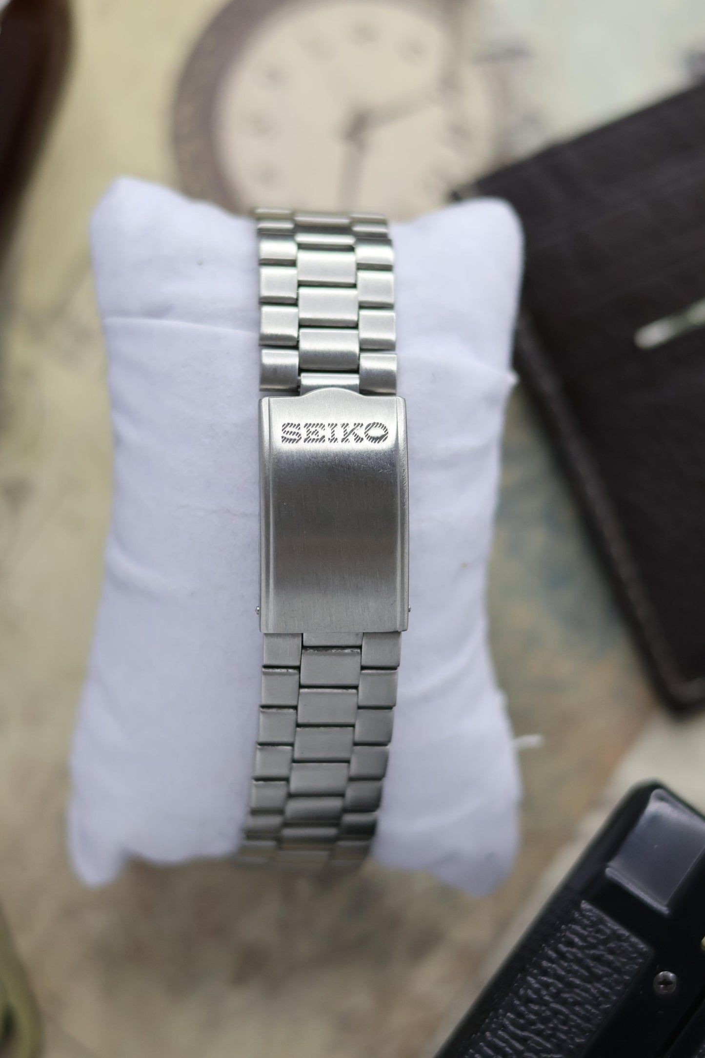 Seiko 5 White Motif Dial with Glass Back (Pre Owned)