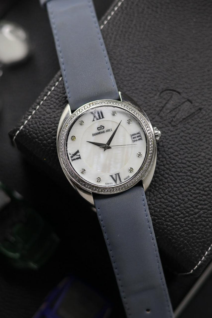 (Super Rare) Diamond Hill Swiss Mother of Pearl Dial - Quartz Swiss Vintage Watch (Pre Owned) - SE637