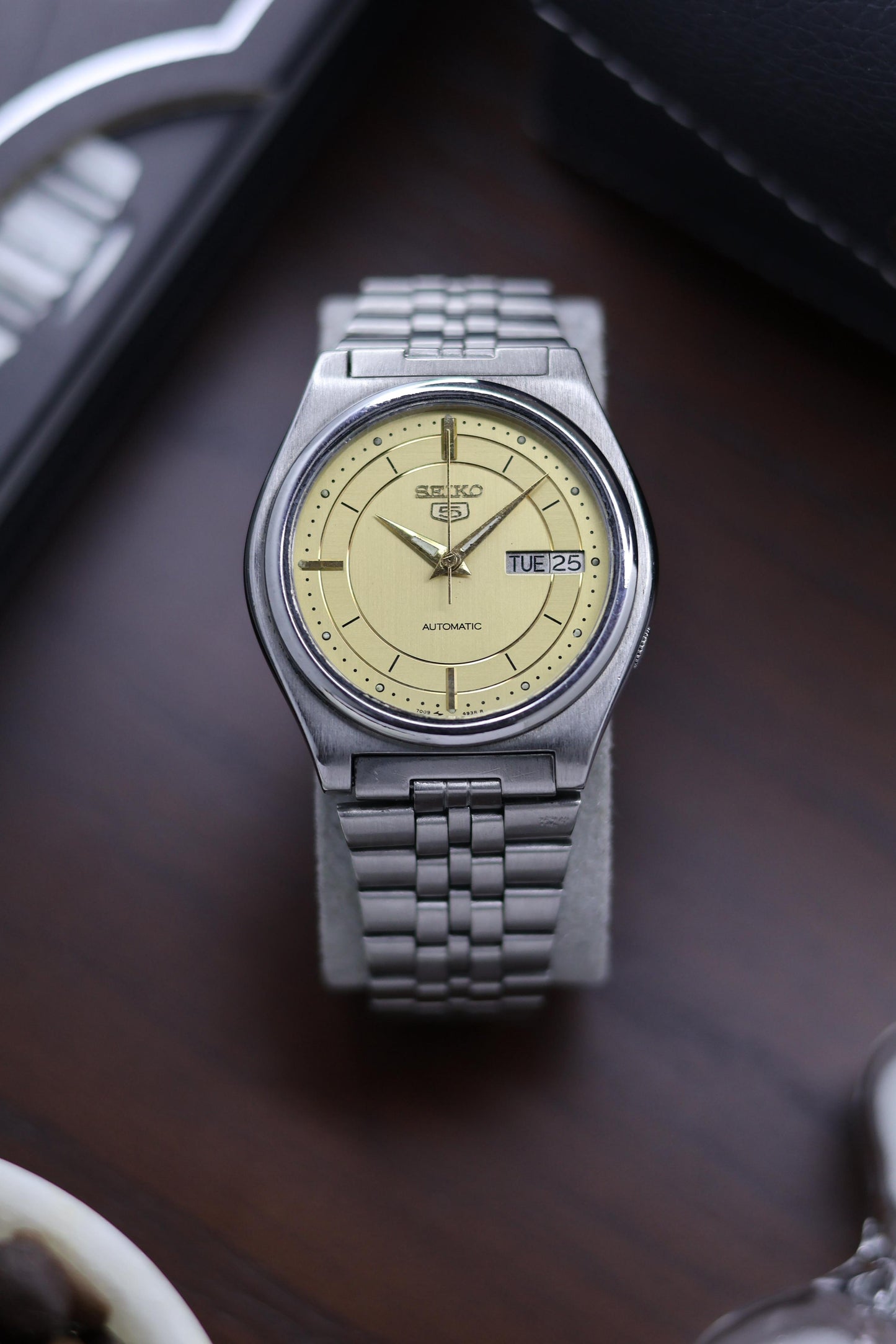 (Super Rare) 1989 Seiko 5 Champagne Motif Dial - Automatic Vintage Watch (Pre Owned) - A323