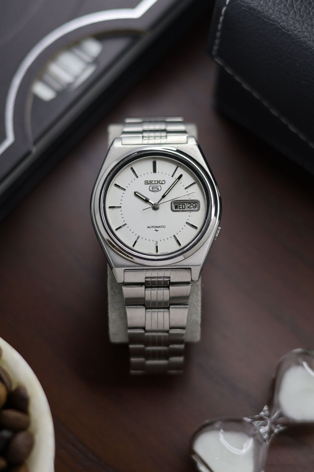 1983 Seiko 5 White Dial - Automatic Vintage Watch (Pre Owned) - SE316