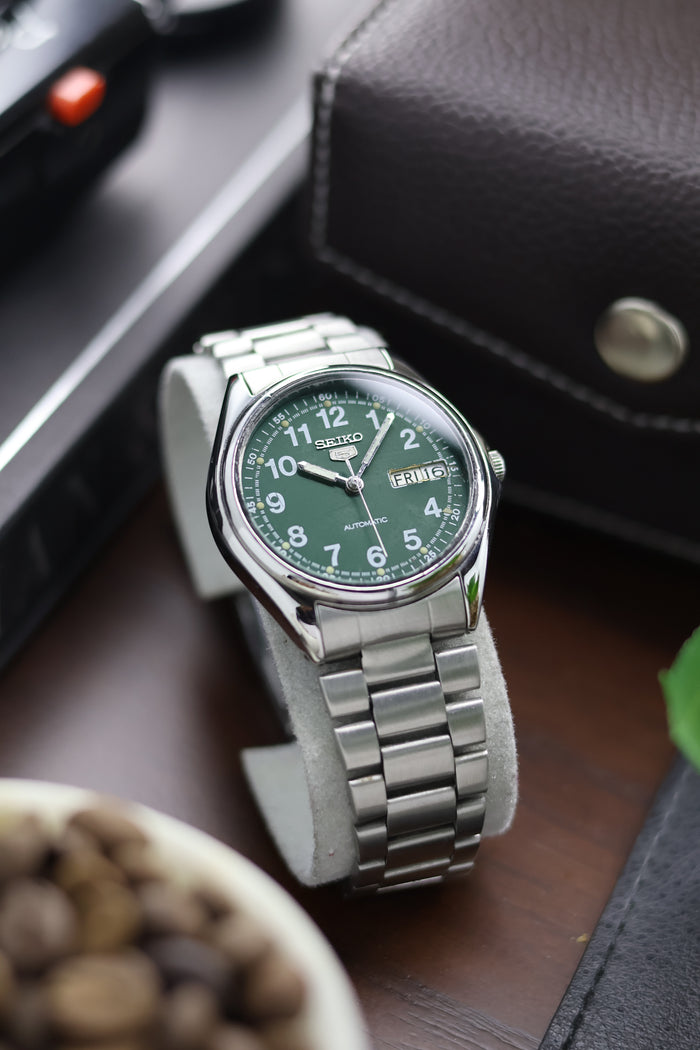 (Super Rare) 1999 Seiko 5 Green Field Dial - Automatic Vintage Watch (Pre Owned) - A56
