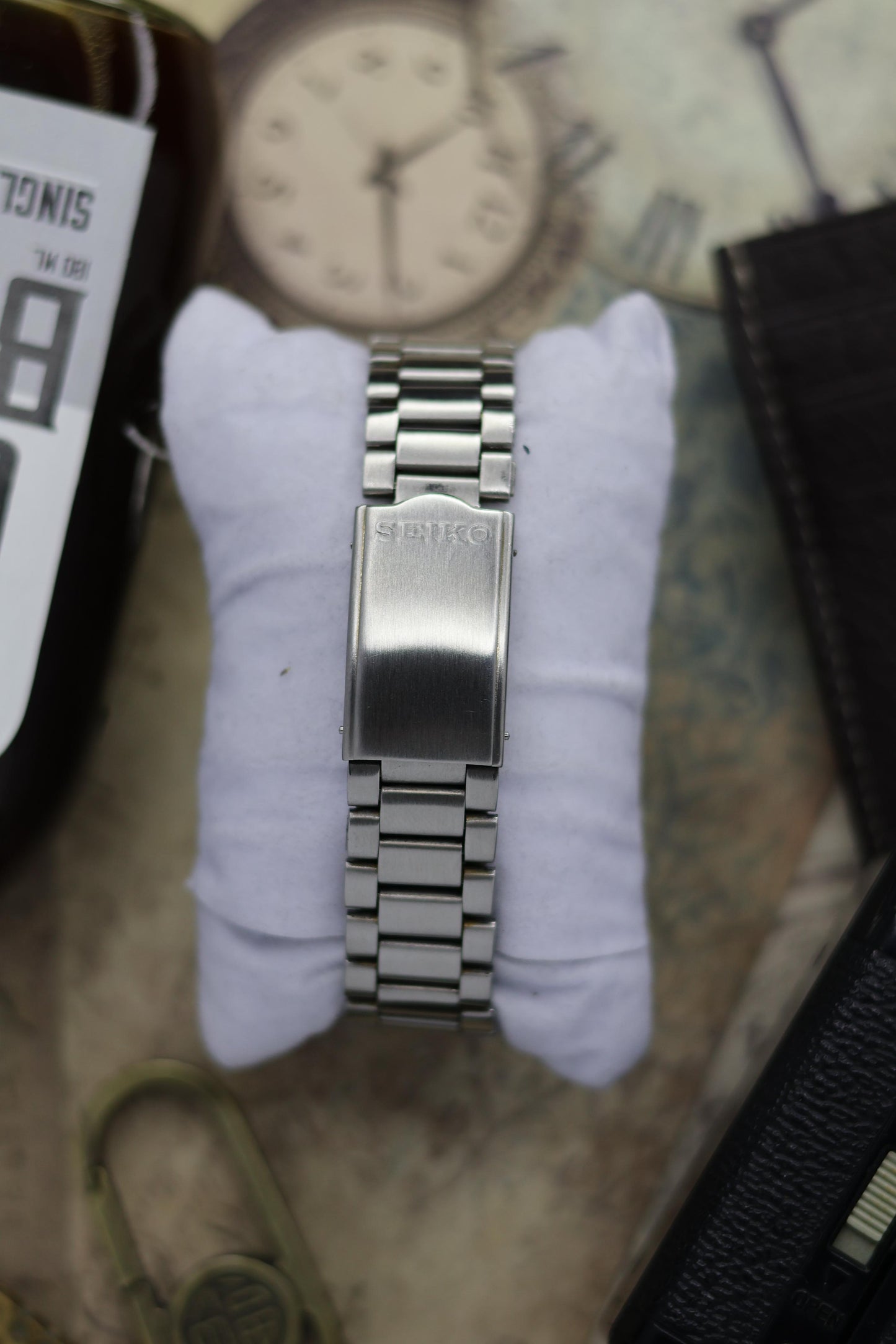 Seiko 5 White Textured Dial with Glass Back (Pre Owned)