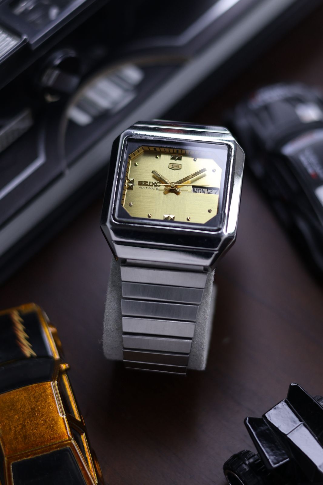 (Super Rare) 1982 Seiko 5 Gold TV Dial - Automatic Vintage Watch (Pre Owned) - SE475