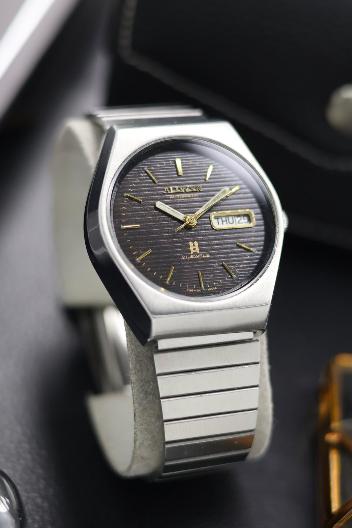 (Super Rare) Vintage Allwyn Black Lined Dial - in Original Condition - Automatic Watch (Pre Owned) - SE641