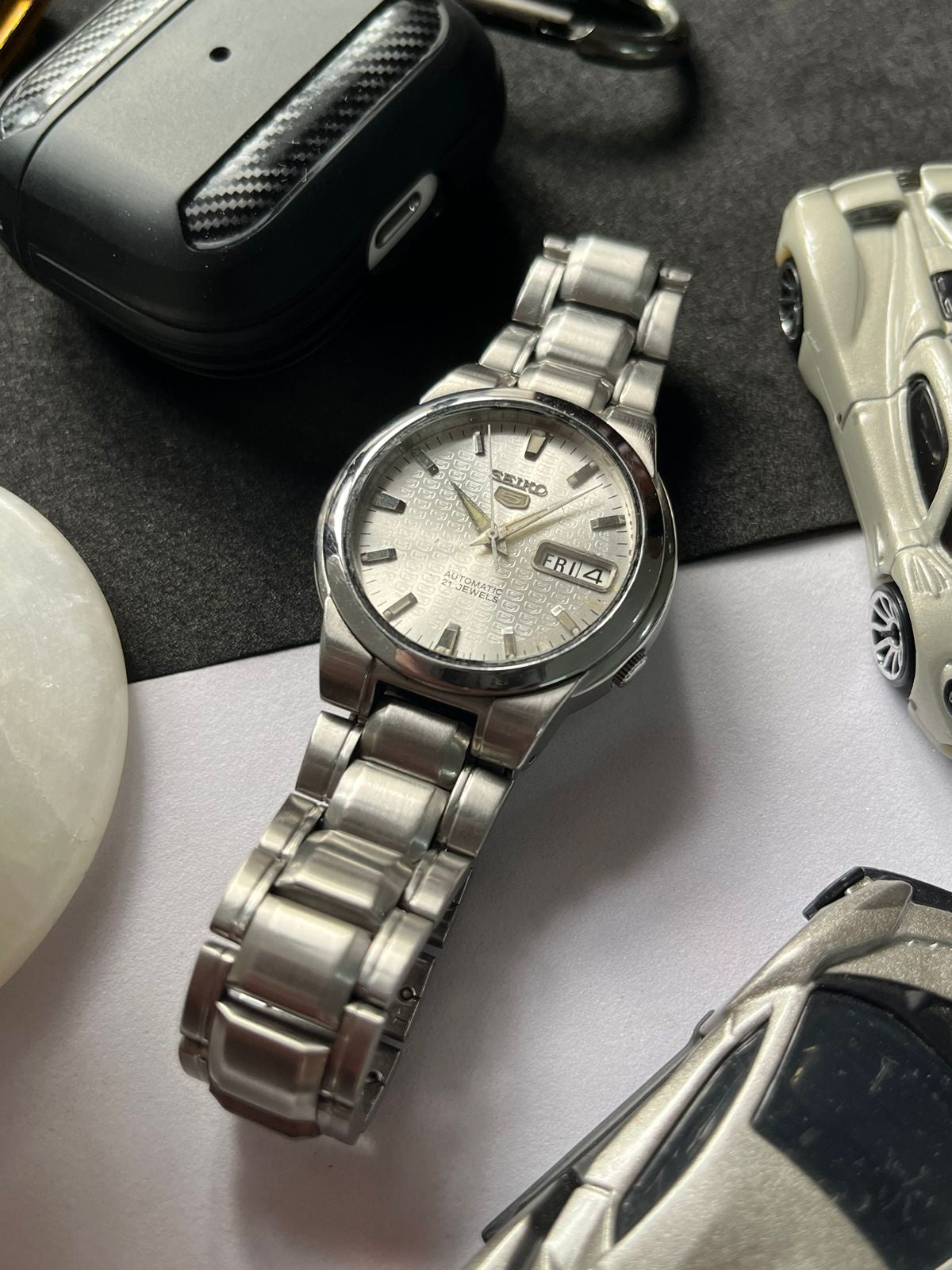 (Super Rare) Seiko 5 Silver Textured Dial with Glass Back (Pre Owned)