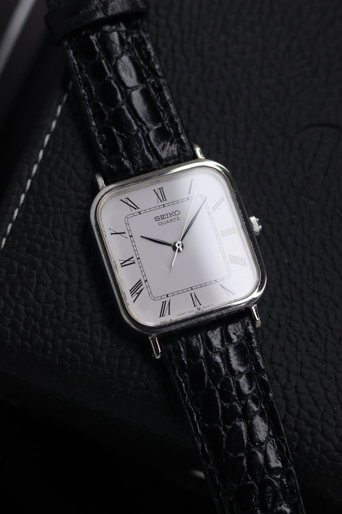 (JDM - Extremely Rare) 1986 Seiko Quartz Square White Dial - Quartz Vintage Watch (Pre Owned) - SE696