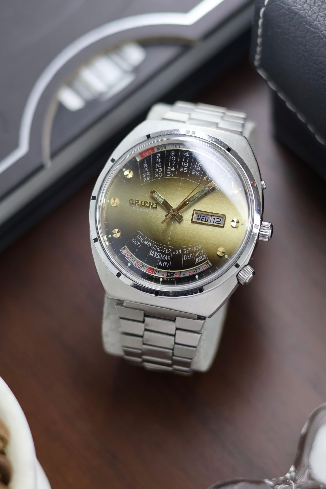 (Super Rare) Orient Calendar Gradient Dial - Automatic Vintage Watch (Pre Owned) - SE437