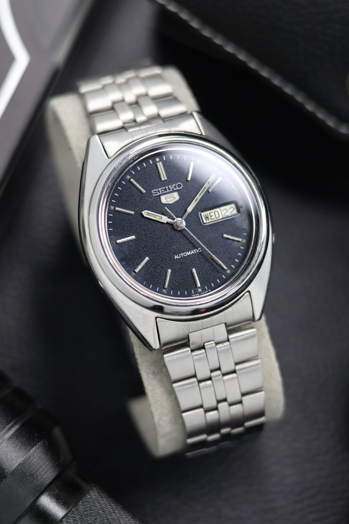 (Super Rare) 1988 Seiko 5 Navy Blue Dial - Automatic Vintage Watch (Pre Owned) - SE565