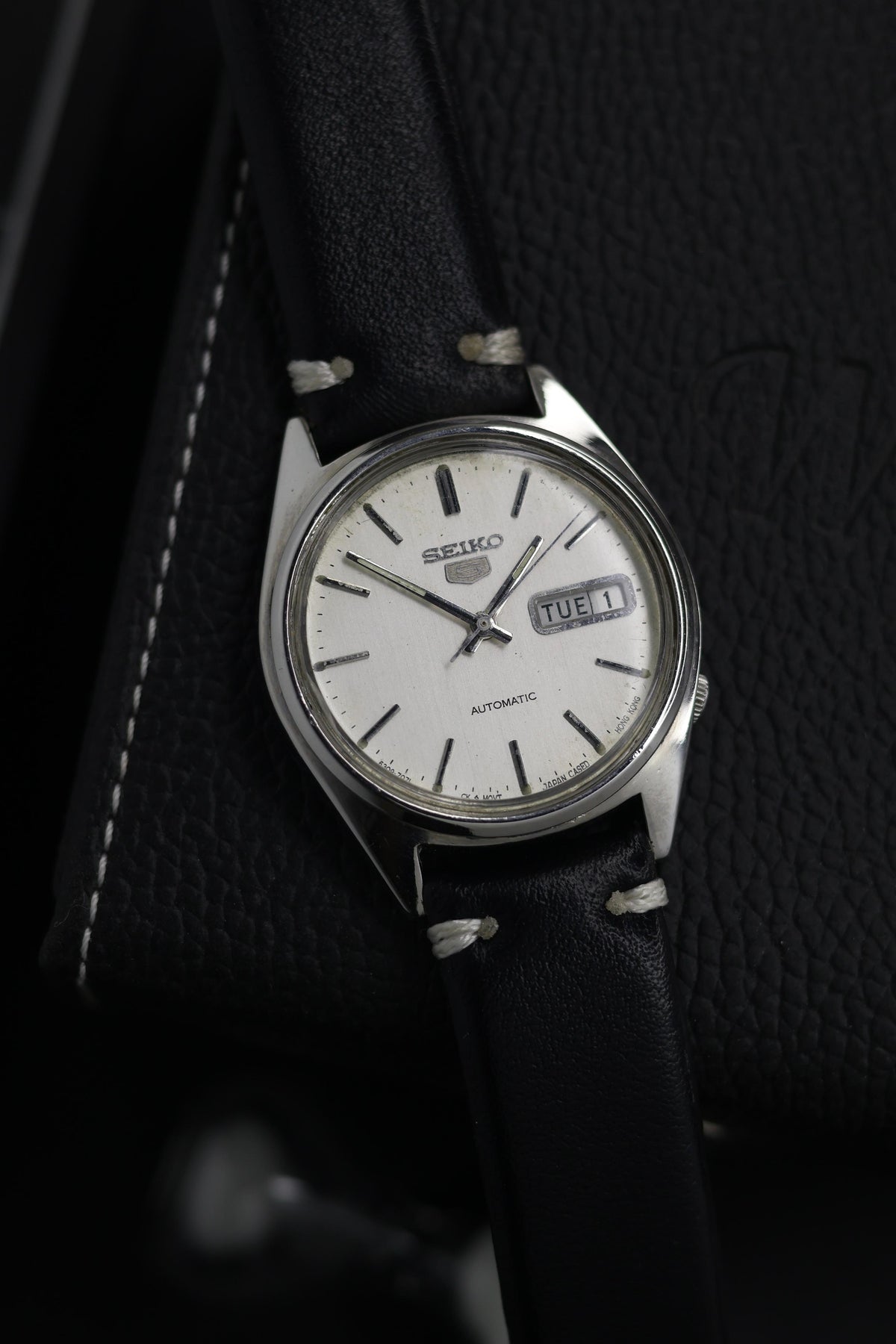 (Super Rare) 1982 Seiko 5 White Dial - Automatic Vintage Watch (Pre Owned) - SE775