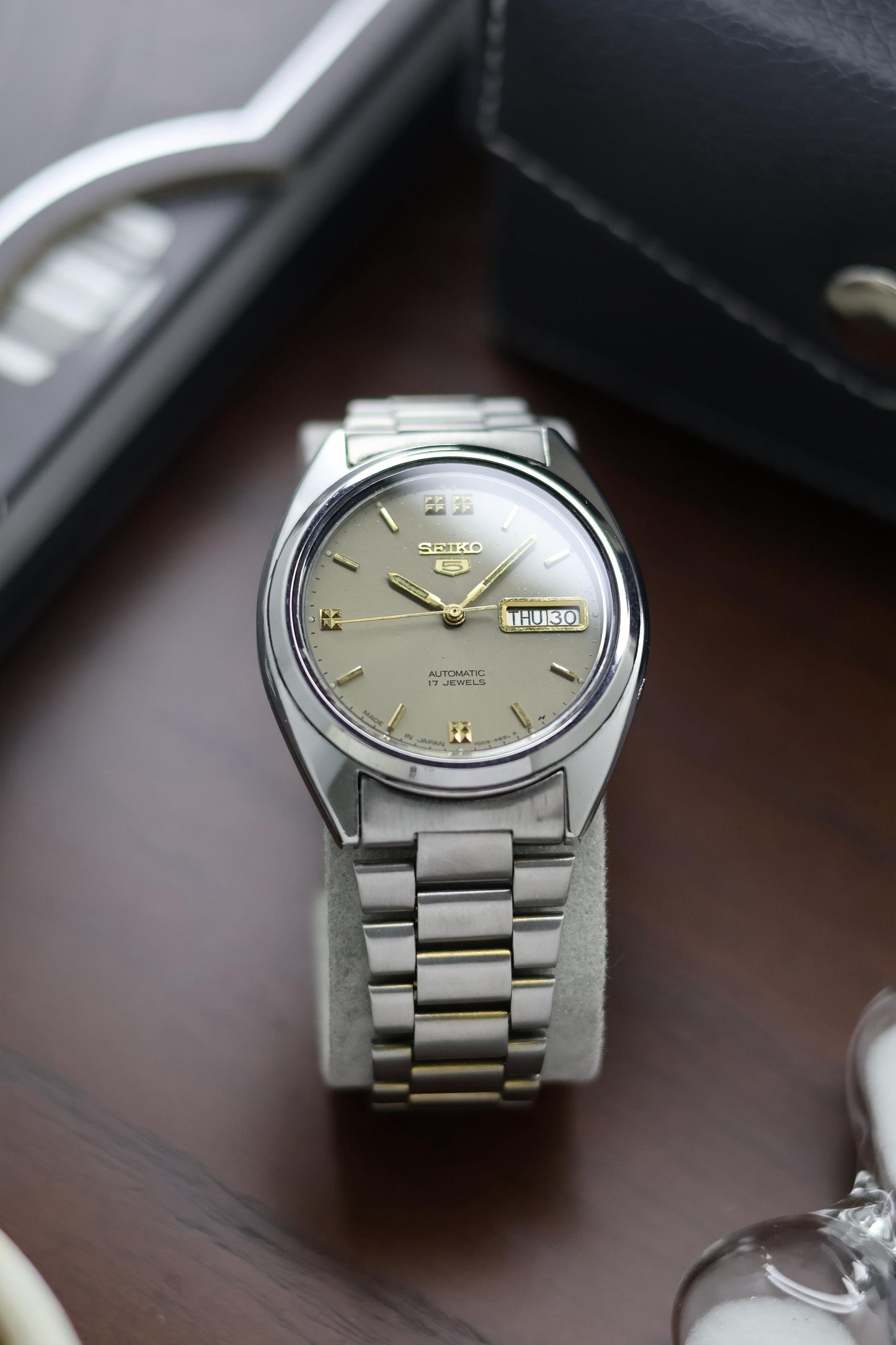 1986 Seiko 5 Grey Dial - Automatic Vintage Watch (Pre Owned) - A370