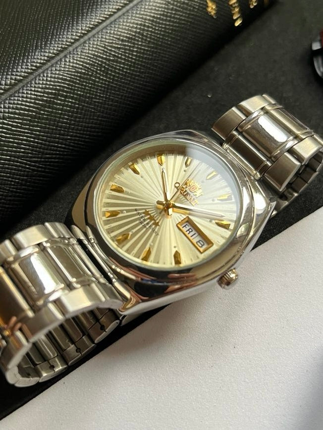 Orient Tri-star Crystal Sunray Champagne Dial (Pre-owned)