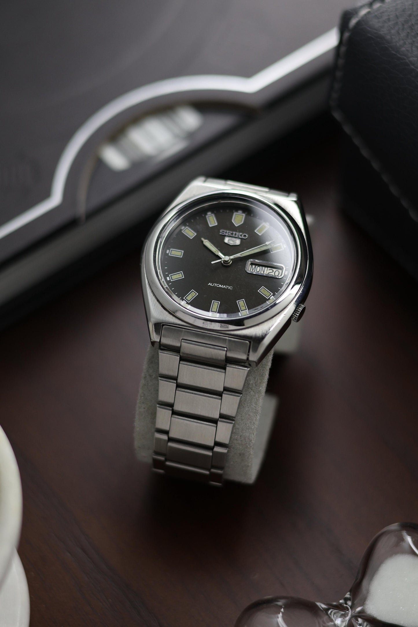 1989 Seiko 5 Black Dial - Automatic Vintage Watch (Pre Owned) - A373