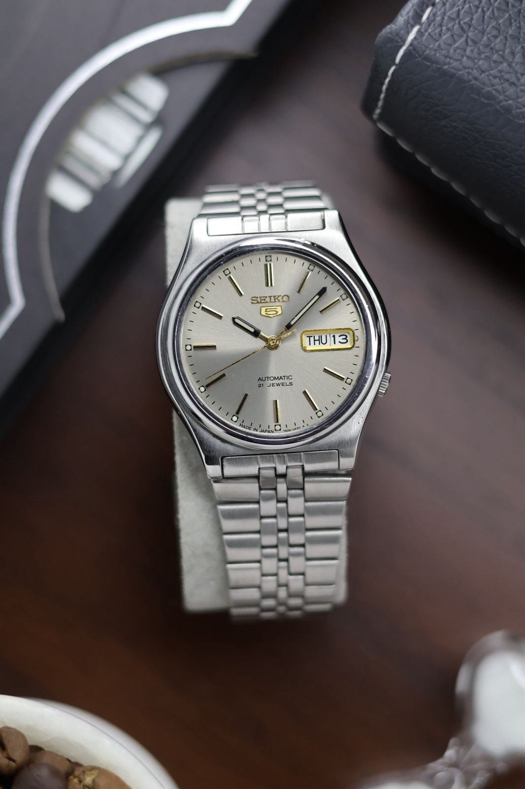 Seiko 5 Silver Sunray Dial - Automatic Vintage Watch (Pre Owned) - SE452