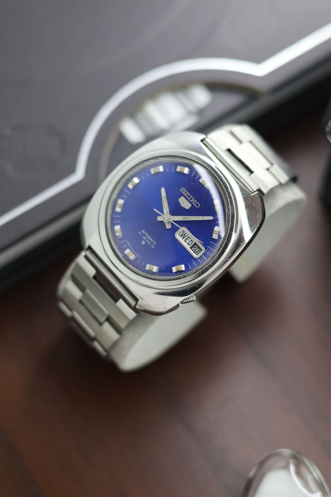 (Super Rare) 1975 Seiko 5 Blue Dial - Automatic Vintage Watch (Pre Owned) - SE449